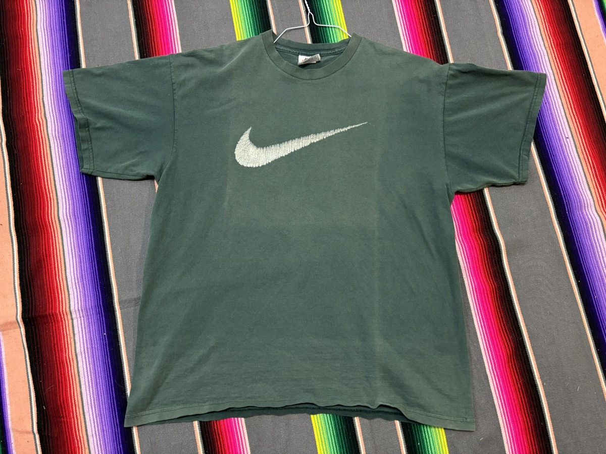 Nike 90’s Nike embroidered swoosh graphic t shirt bundle sz M & L Size US L / EU 52-54 / 3 - 5 Thumbnail