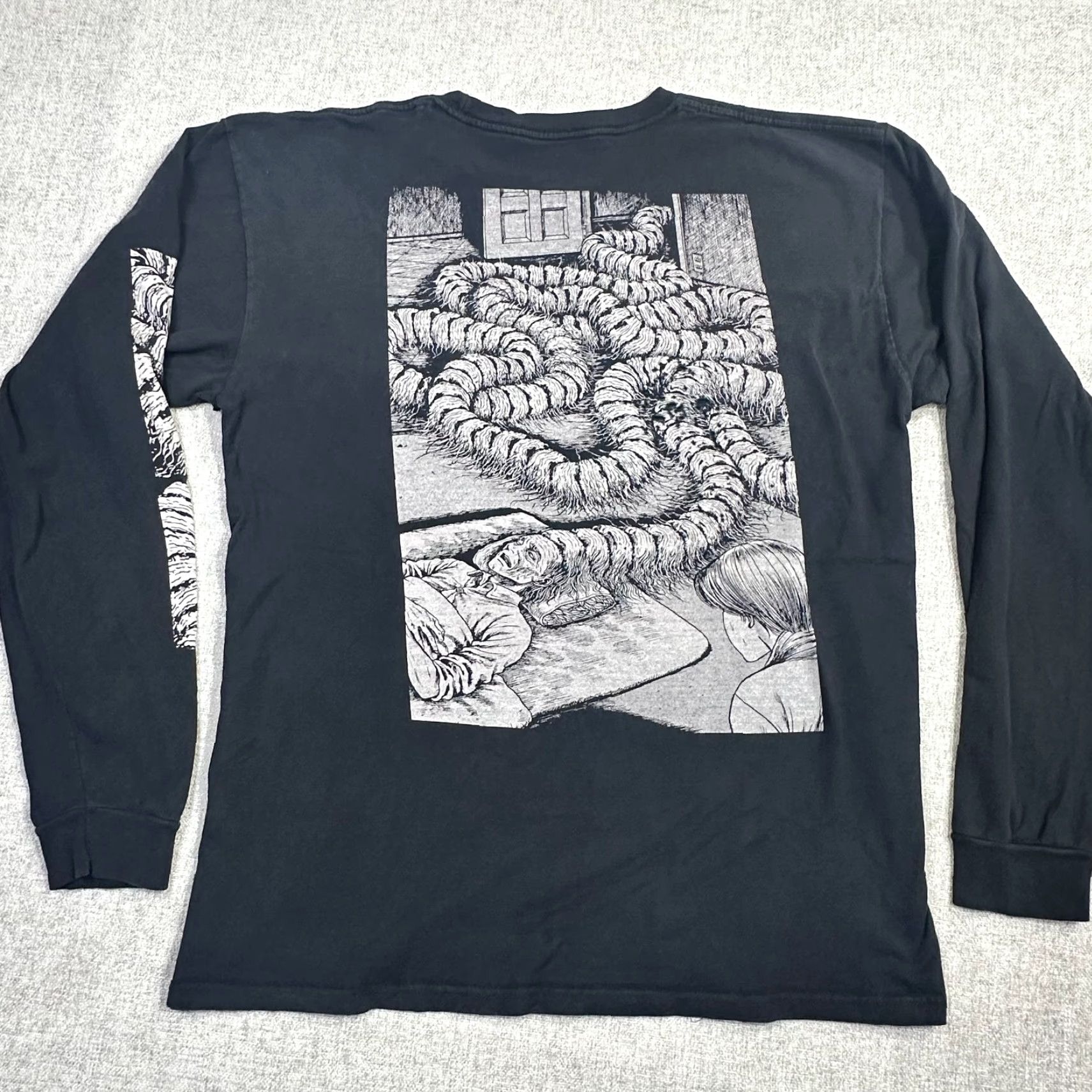Ripple Junction VINTAGE Junji Ito Men's Large Long Sleeve Double-Sided Horror Manga Anime Dear Ancestors Size US L / EU 52-54 / 3 - 5 Thumbnail