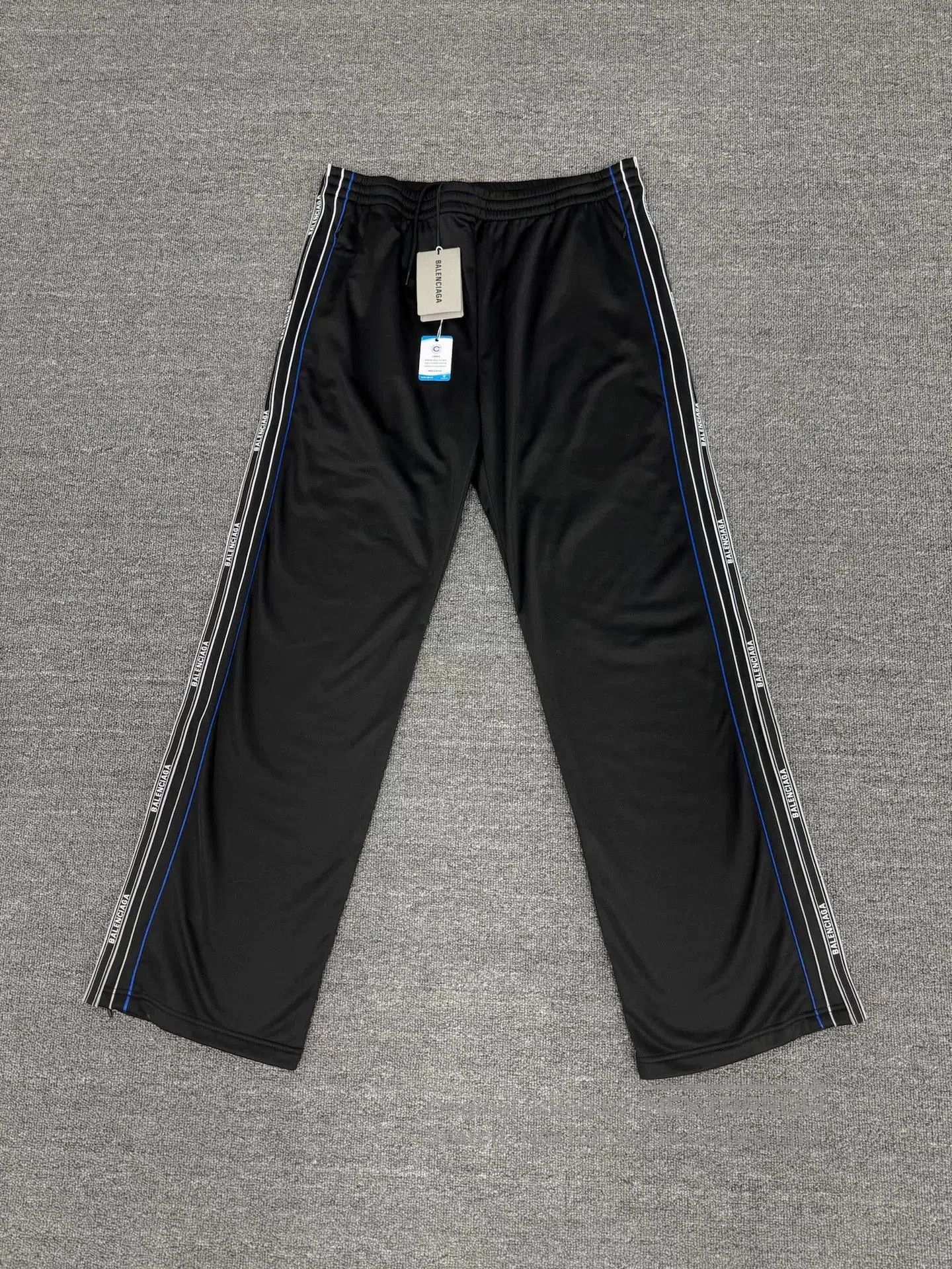 Balenciaga Balenciaga Side Logo Nylon Pants. Size US 36 / EU 52 - 1 Thumbnail