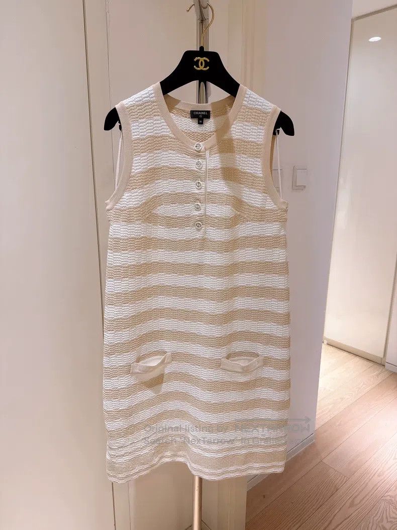 Chanel Chanel 19P Spring and Summer Preview Beige Striped Vest Dr Size XS / US 0-2 / IT 36-38 - 1 Thumbnail