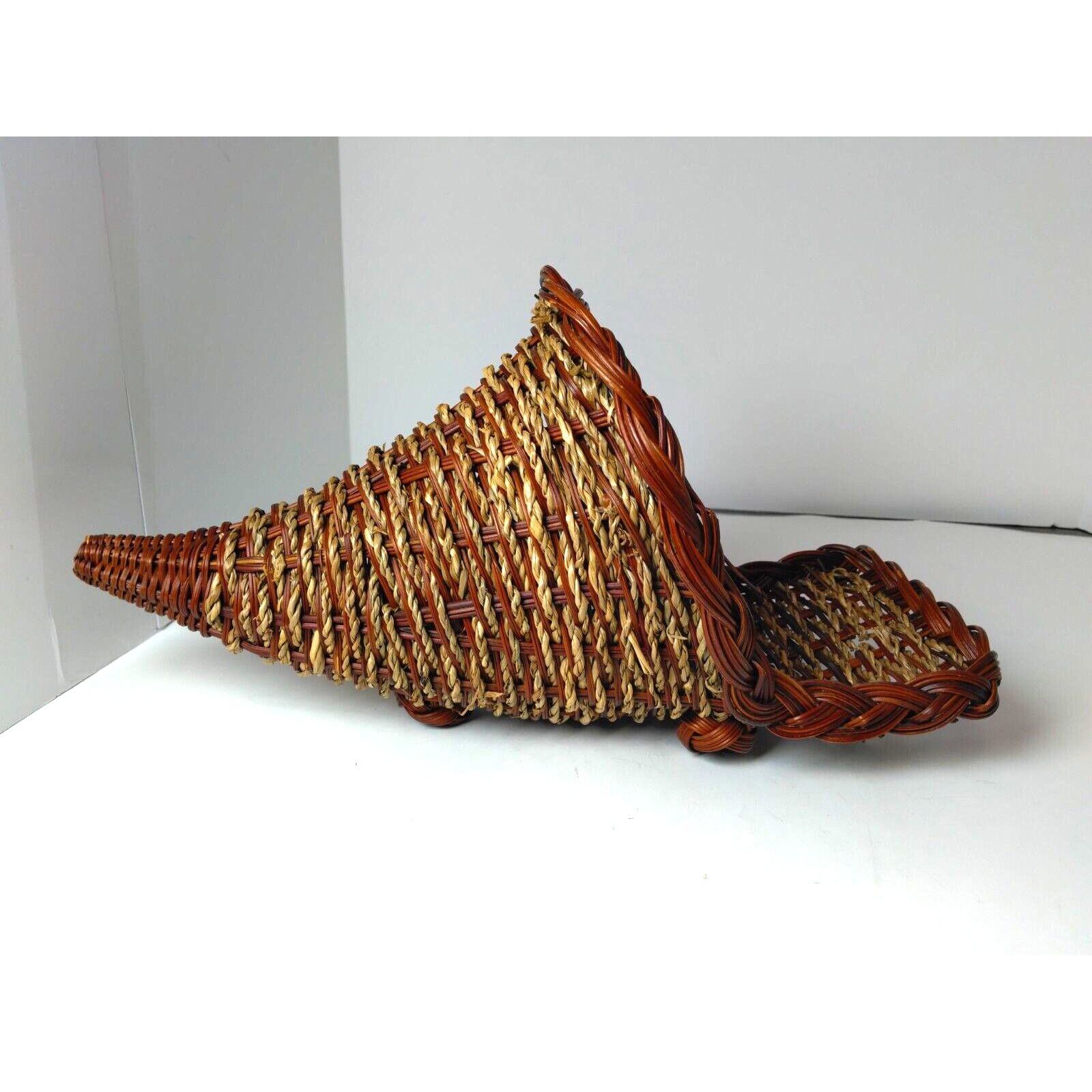 The Unbranded Brand Small Cornucopia Basket - Free Standing or Hanging - Nice! Size ONE SIZE - 2 Thumbnail