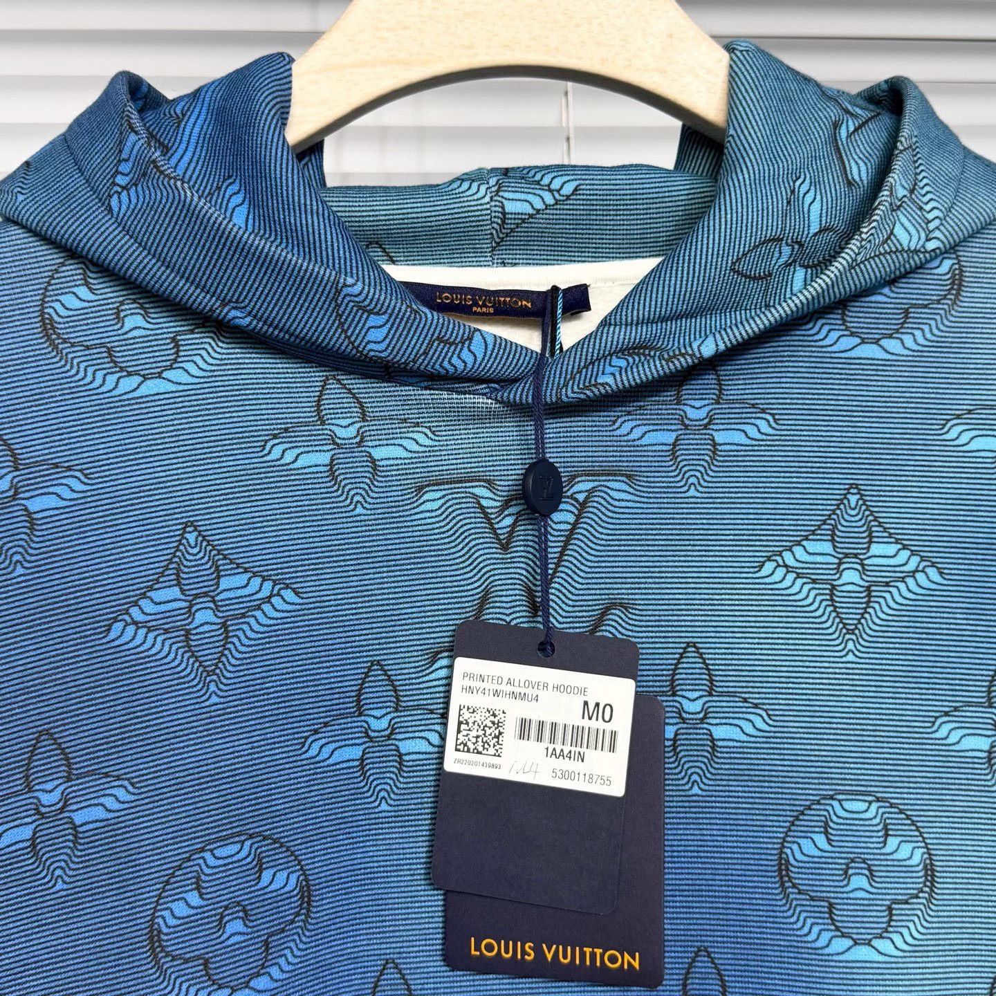 Louis Vuitton LV 2054 Gradient Monogram Hoodie M Size US M / EU 48-50 / 2 - 3 Thumbnail