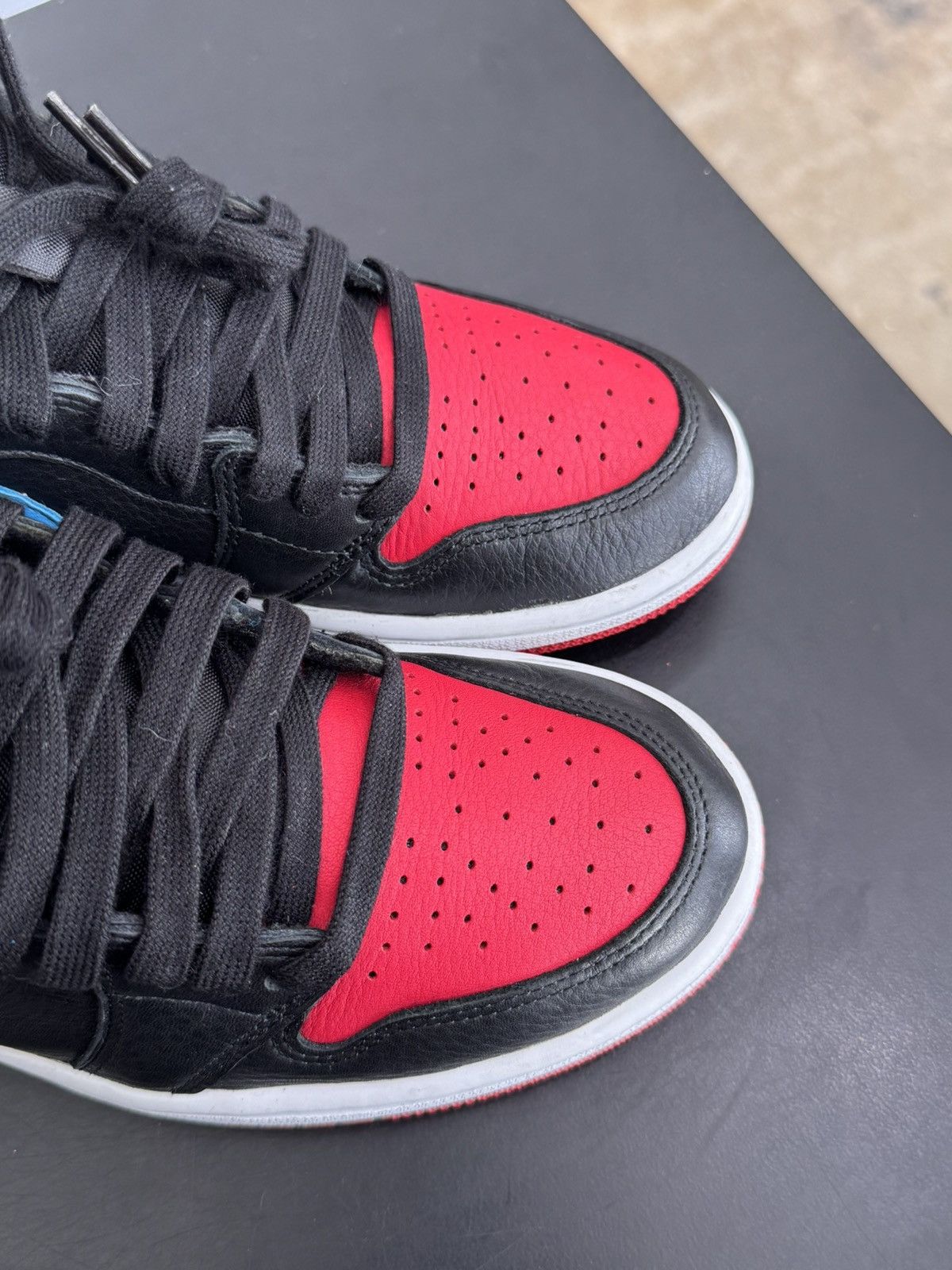 Jordan Brand Air Jordan 1 Retro High NC to Chi Size 6.5W/5M (2020) Size US 5 / EU 37 - 7 Thumbnail
