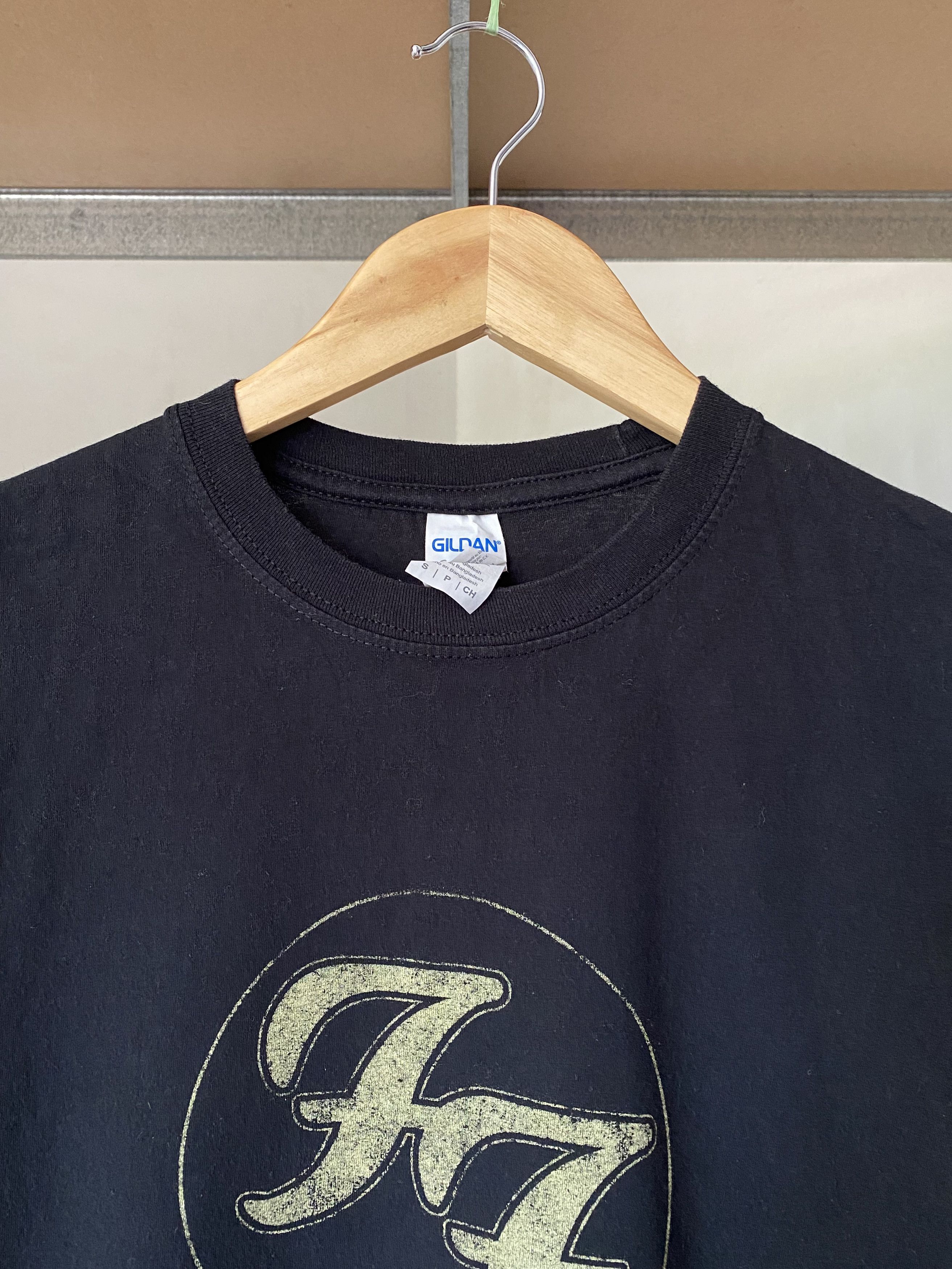 Band Tees Vintage 2000s Foo Fighters Greatest Hits T-shirt Size US S / EU 44-46 / 1 - 3 Thumbnail