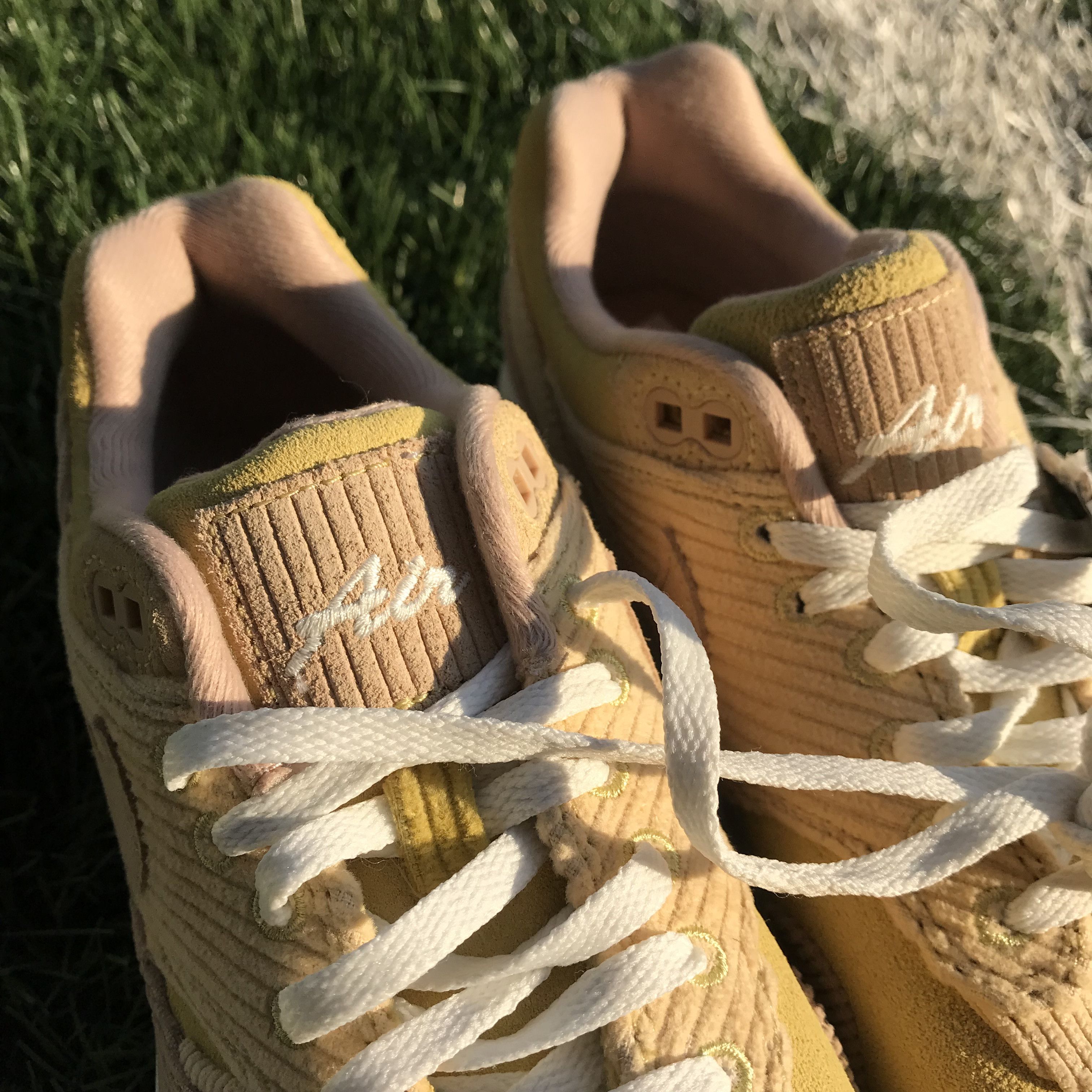 Nike Nike Air Max 1 SE Buff Gold Corduroy Bnwt Brand new size 38 Size US 5.5 / EU 38 - 7 Thumbnail