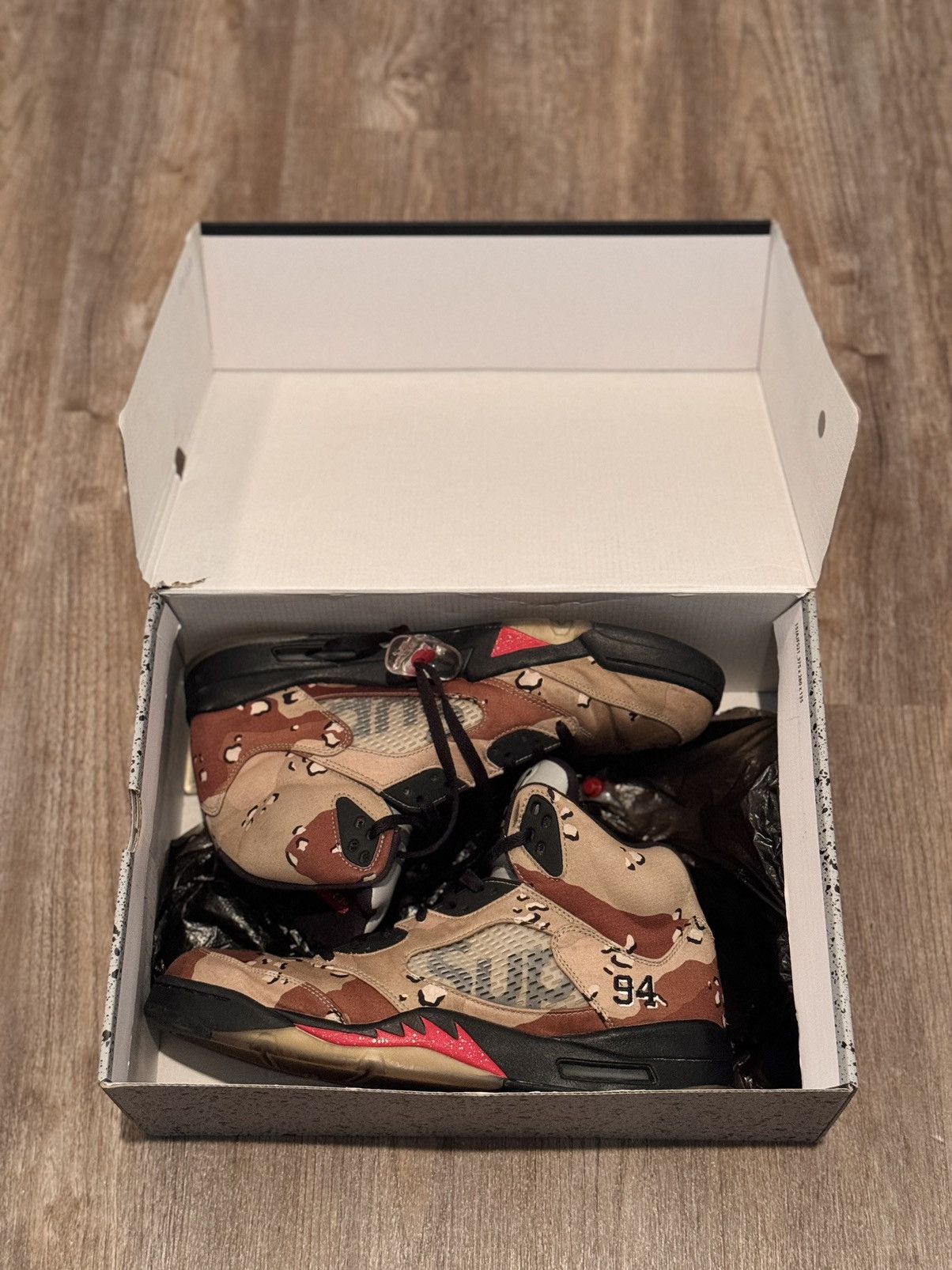 Jordan Brand × Supreme Supreme x Jordan 5 Retro Size US 13 / EU 46 - 8 Thumbnail