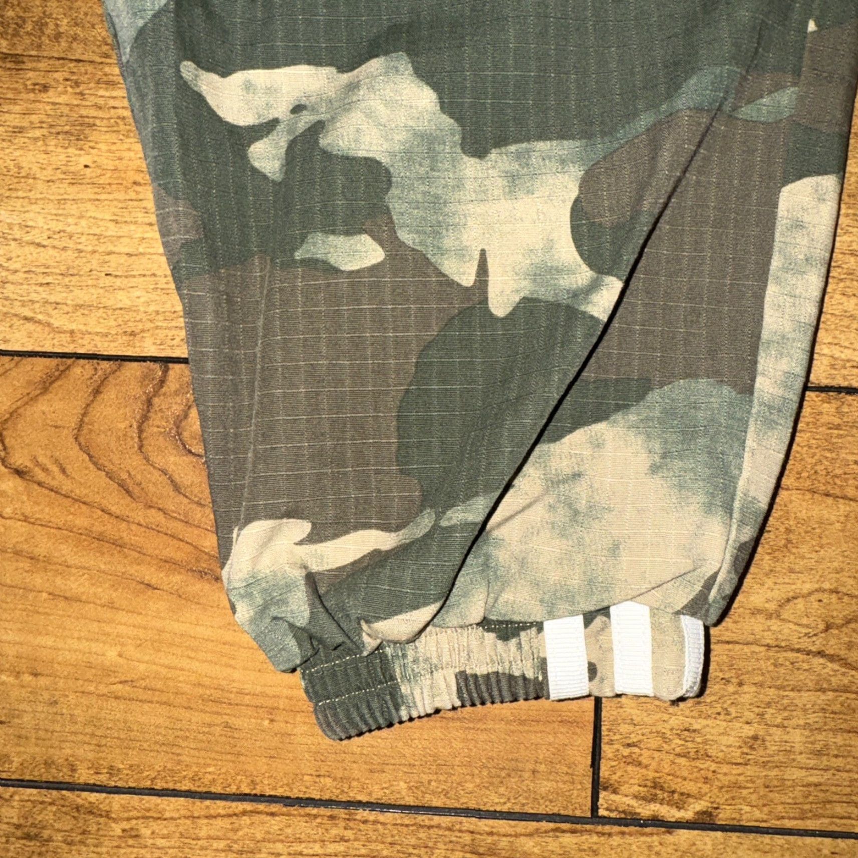 Adidas Adidas Camo Jogger Pants Small 26x32 Men Jogger Camouflage Green Activewear Size US 29 - 5 Thumbnail