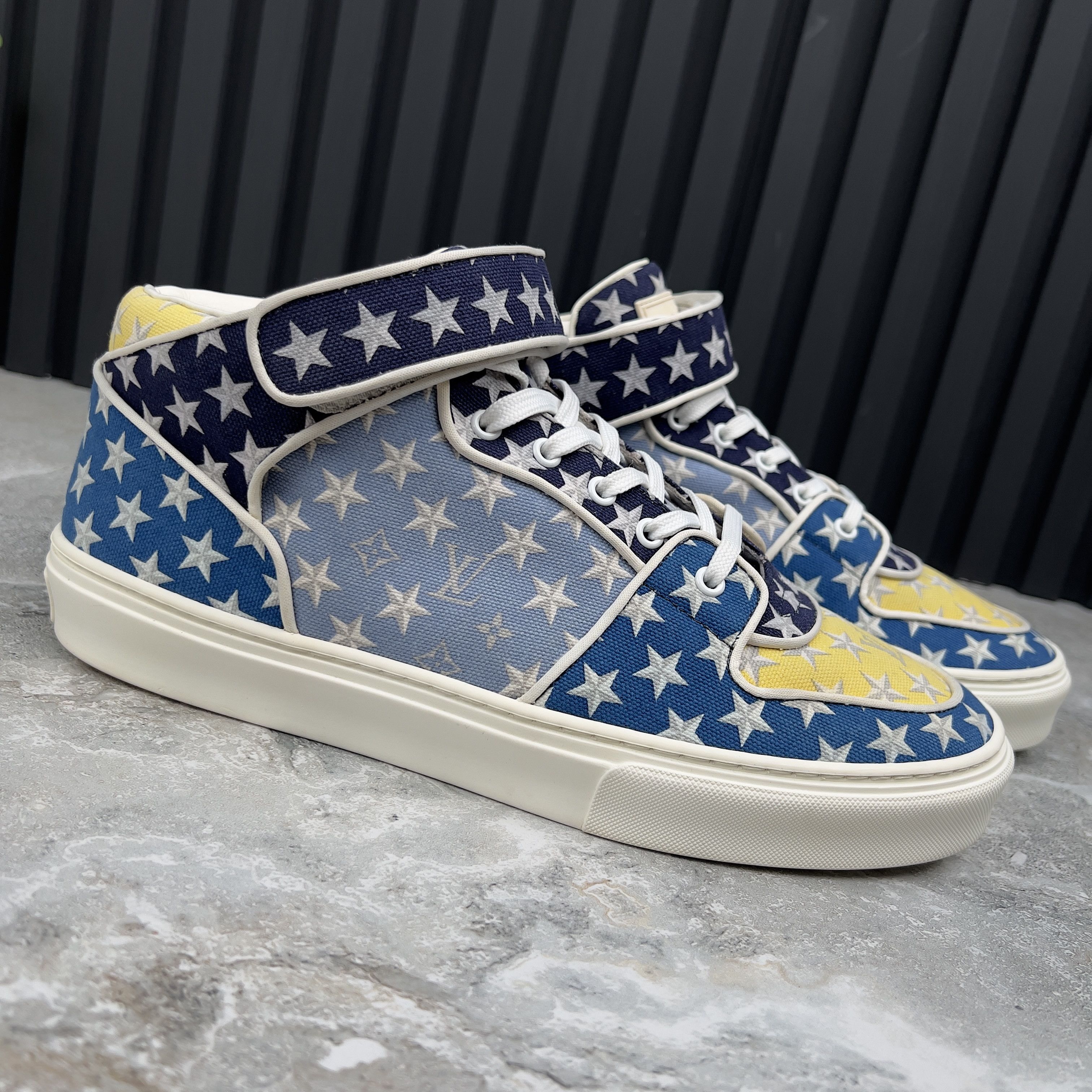 Louis Vuitton Louis Vuitton Acapulco Stars Monogram Sneaker Canvas Size US 8.5 / EU 41-42 - 5 Thumbnail