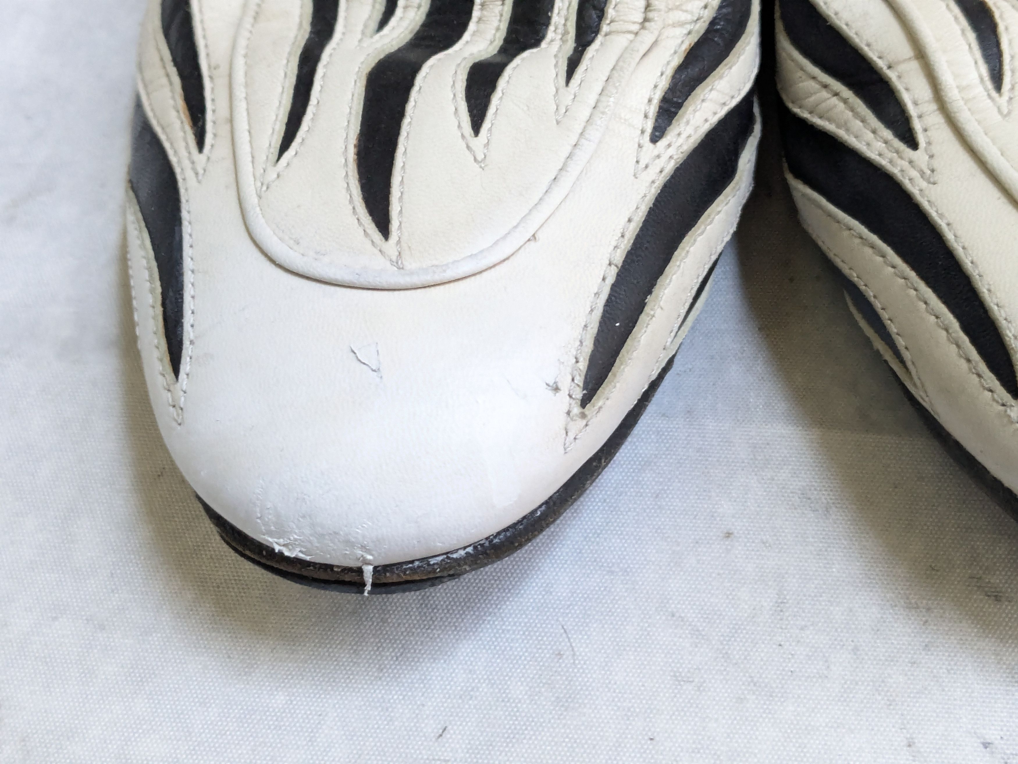 Gucci Gucci Horsebit Loafers White Black Leather 7 40 Princetown Size US 7 / EU 40 - 2 Thumbnail