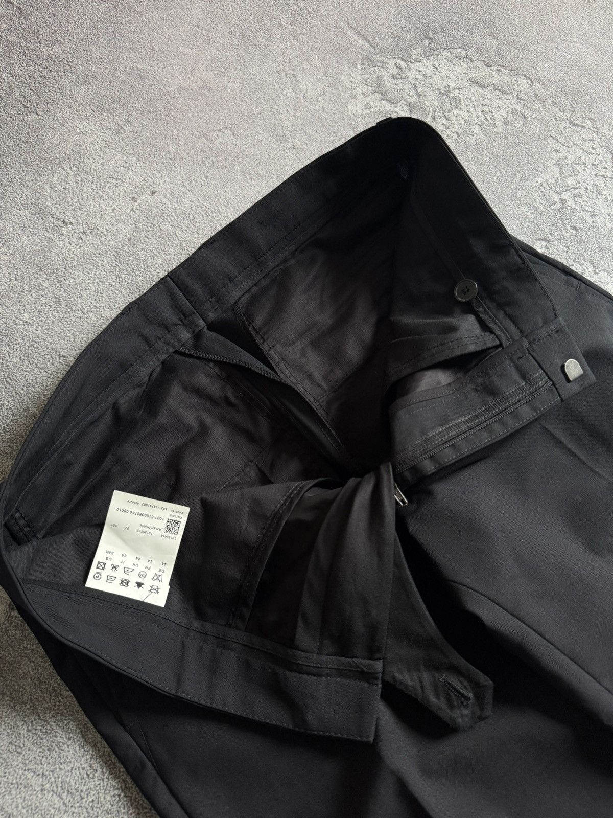 Designer × Hugo × Hugo Boss Hugo Boss IT44/US34R suit black blazer + pants trousers Size 34R - 25 Thumbnail