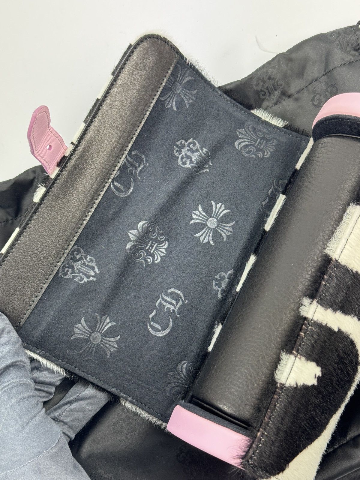 Chrome Hearts ZEBRA PINK LEATHER CROSS WATCH ROLL/CASE Size ONE SIZE - 7 Thumbnail
