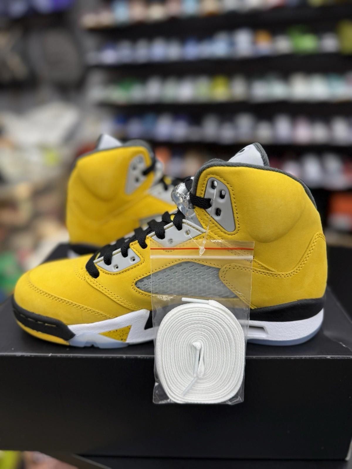 Jordan Brand Air Jordan 5 Retro Tokyo T23 (2025) IO3372-700 New (7.5) Size US 7.5 / EU 40-41 - 6 Thumbnail