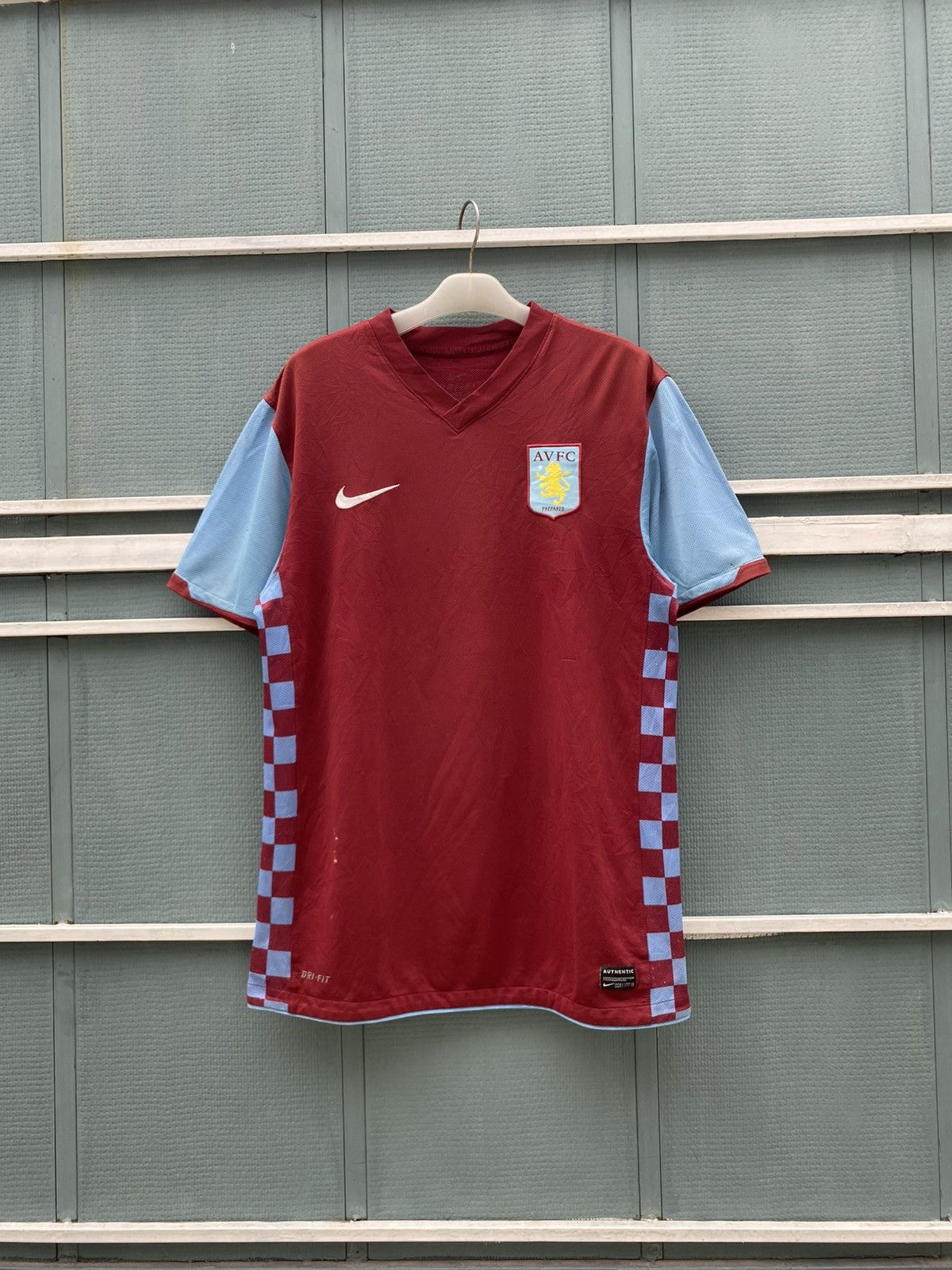 Nike Vintage nike aston villa jersey home 2010/2011 Size US L / EU 52-54 / 3 - 1 Thumbnail