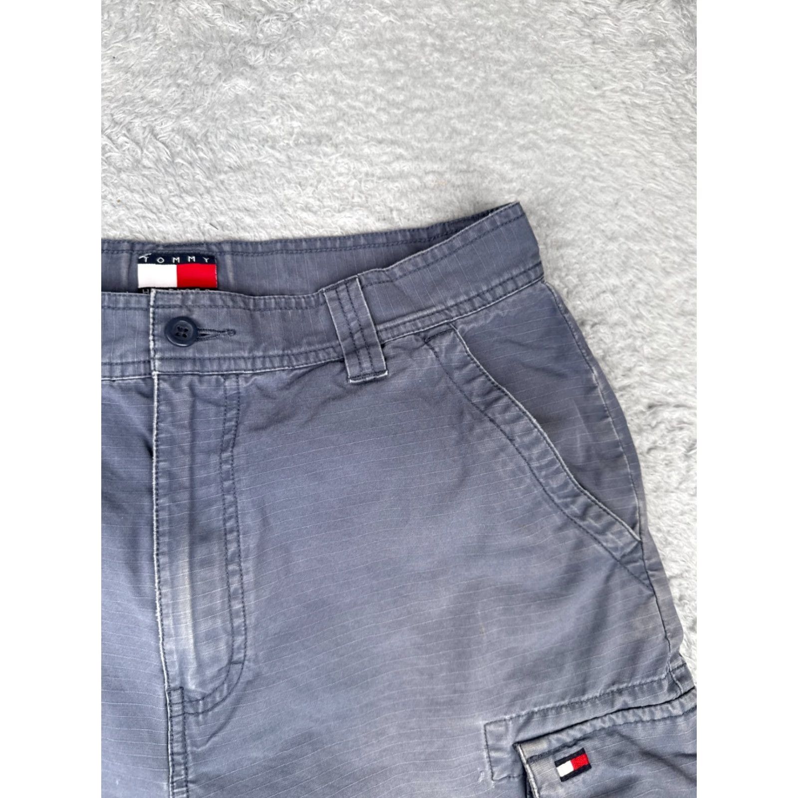 Tommy Hilfiger VINTAGE Tommy Hilfiger Cargo Shorts Men 31 Blue Cotton Rip-Stop 10 Inseam Casual Workwear 90s? Size US 31 - 5 Thumbnail