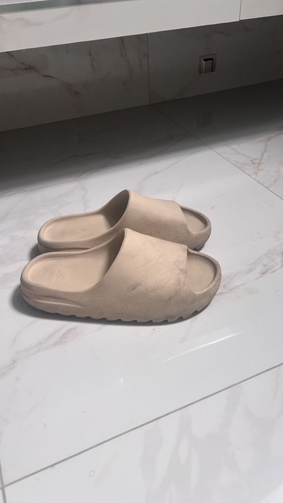 Yeezy Yeezy Slides Size US 11 / EU 44 - 1 Thumbnail