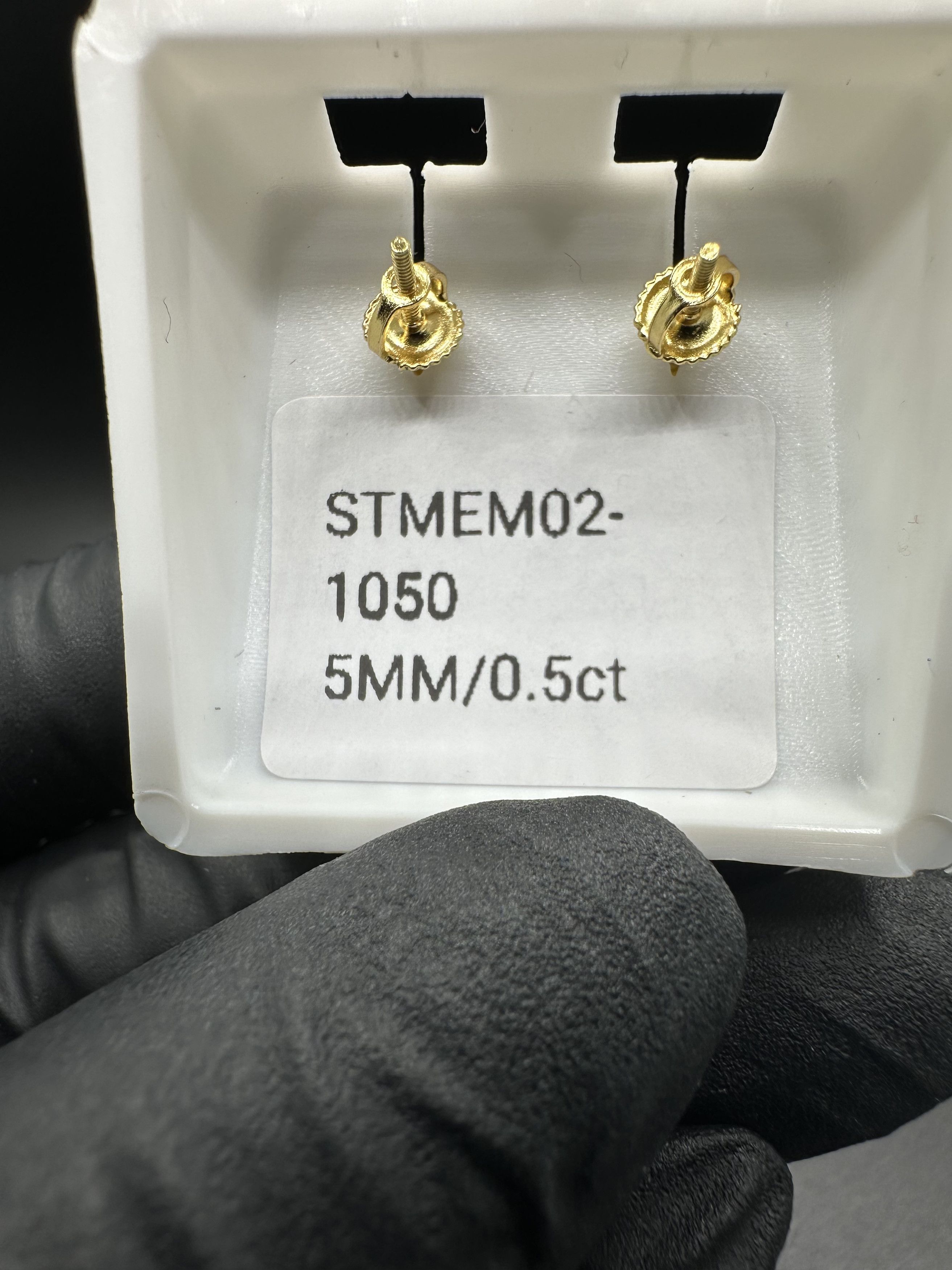 Jewelry MOISSANITE STUD SCREW BACK EARRINGS Size ONE SIZE - 4 Thumbnail