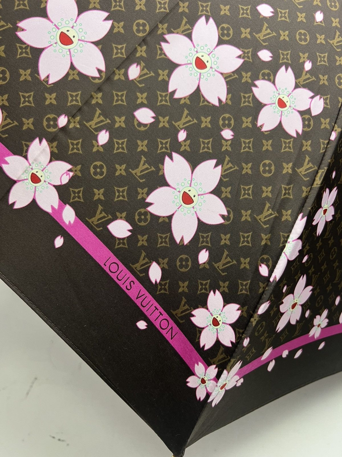 Louis Vuitton LOUIS VUITTON UMBRELLA FLORAL SZ:OS Size ONE SIZE - 13 Thumbnail