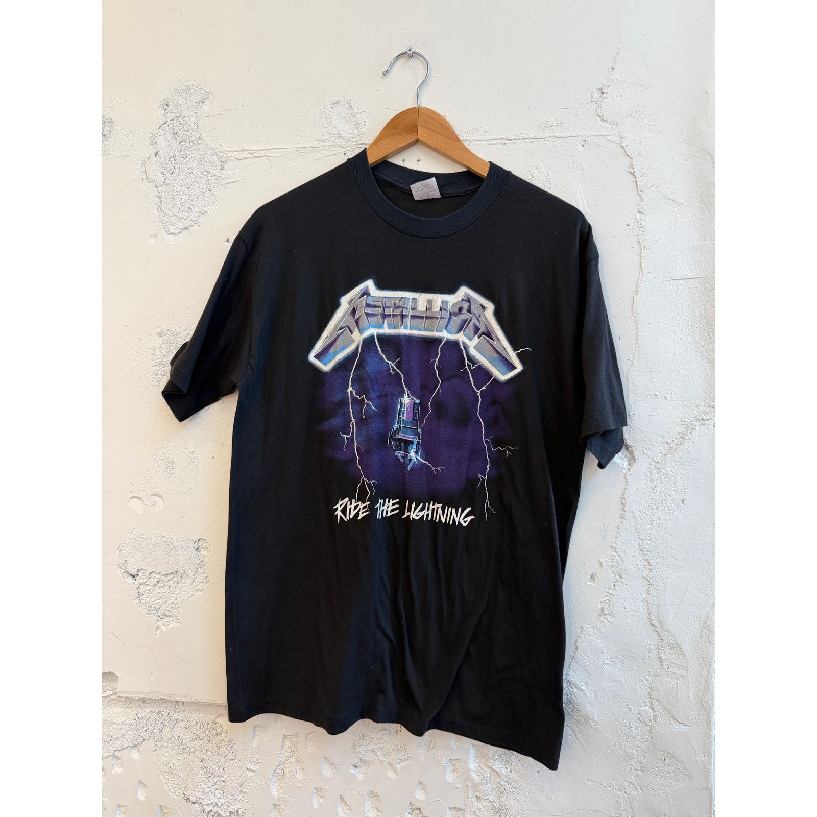 Metallica Vintage Metallica 1987 Ride the Lightning Tee Size US XL / EU 56 / 4 - 1 Thumbnail