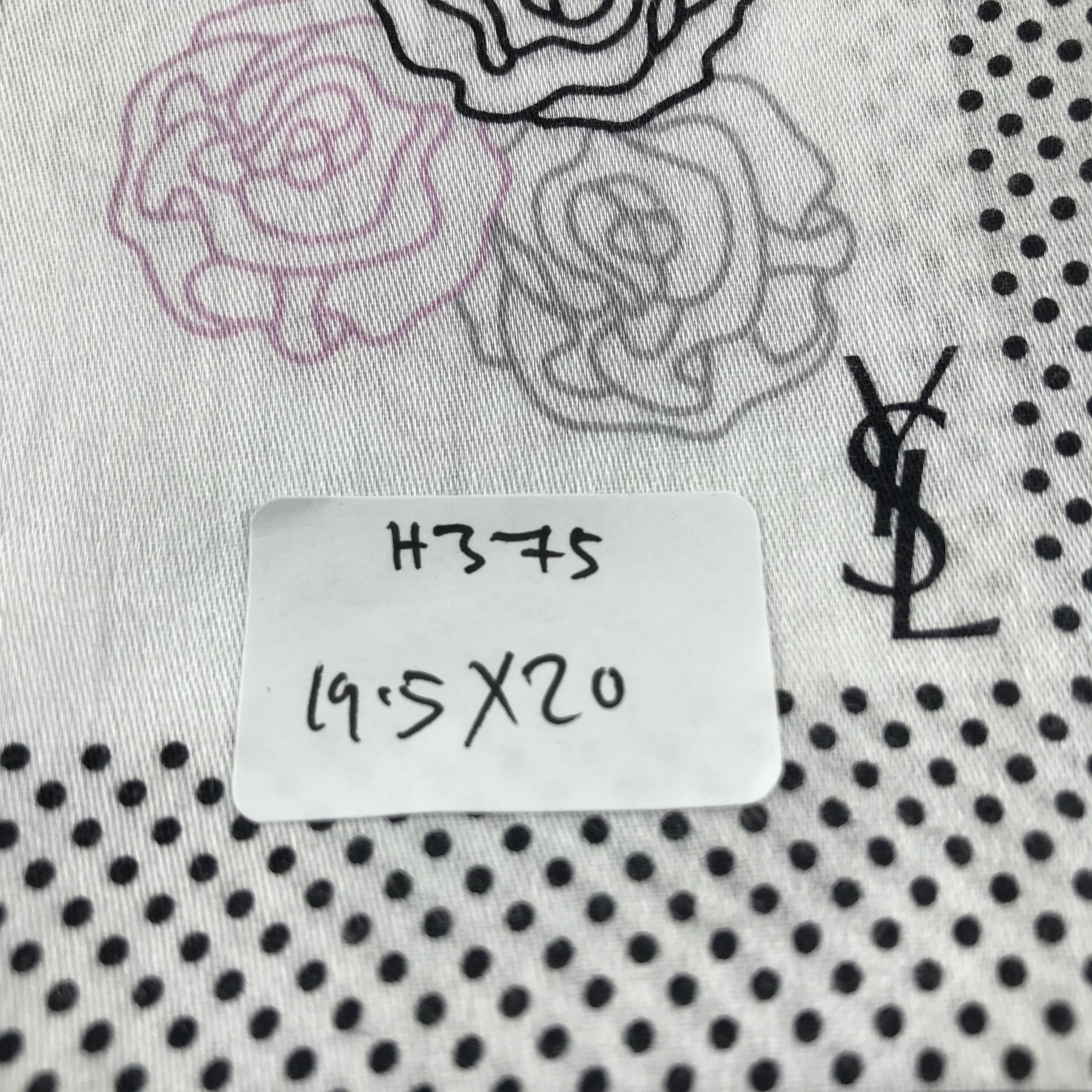 Yves Saint Laurent YSL Roses Handkerchief Neckerchief Bandana H375 Size ONE SIZE - 6 Thumbnail