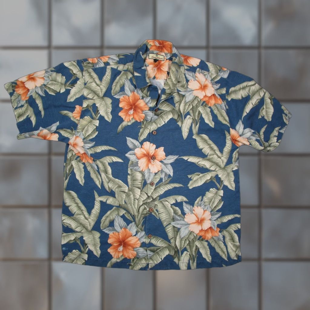 Tommy Bahama VINTAGE Tommy Bahama Shirt Men XL Short Sleeve Hawaiian Silk Button Up Blue Tropical Beach 70s 80s Retro Size US XL / EU 56 / 4 - 1 Thumbnail