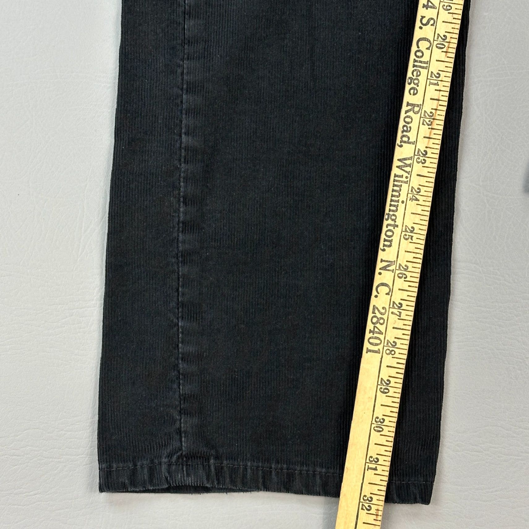 Levi's Levi's 514 Pants Mens 34x32 Black Corduroy Straight Fit Grunge Casual Skate 90s USA Vintage Mens Jeans Size US 34 / EU 50 - 4 Thumbnail