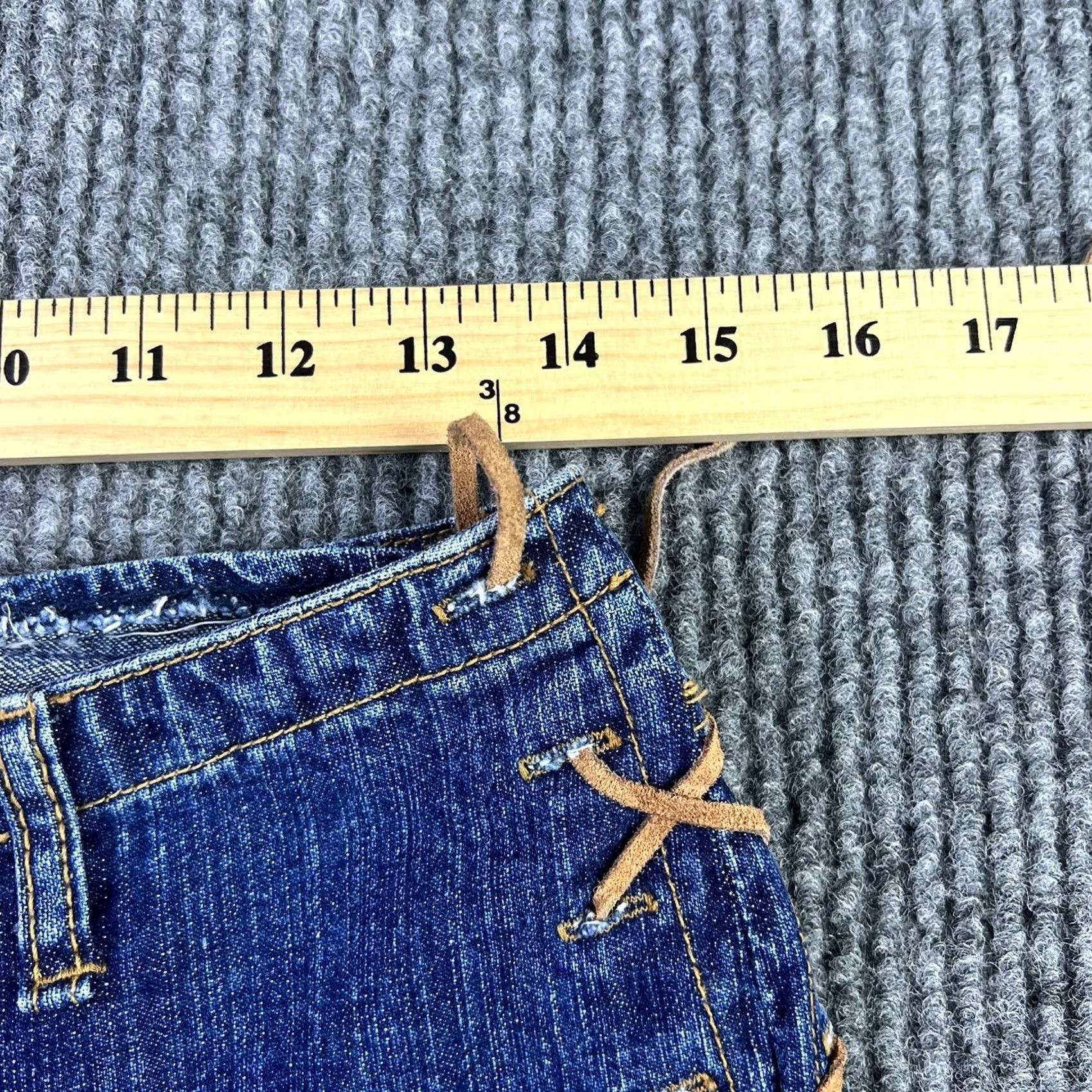 Jordache VINTAGE Jordache Jeans Bootcut Blue Denim Women 7/8 Midrise 32 Inseam 100% Cotton Bell Bottoms Regular Rise Womens Size 7/8 So Cute Size 28" / US 6 / IT 42 - 7 Thumbnail