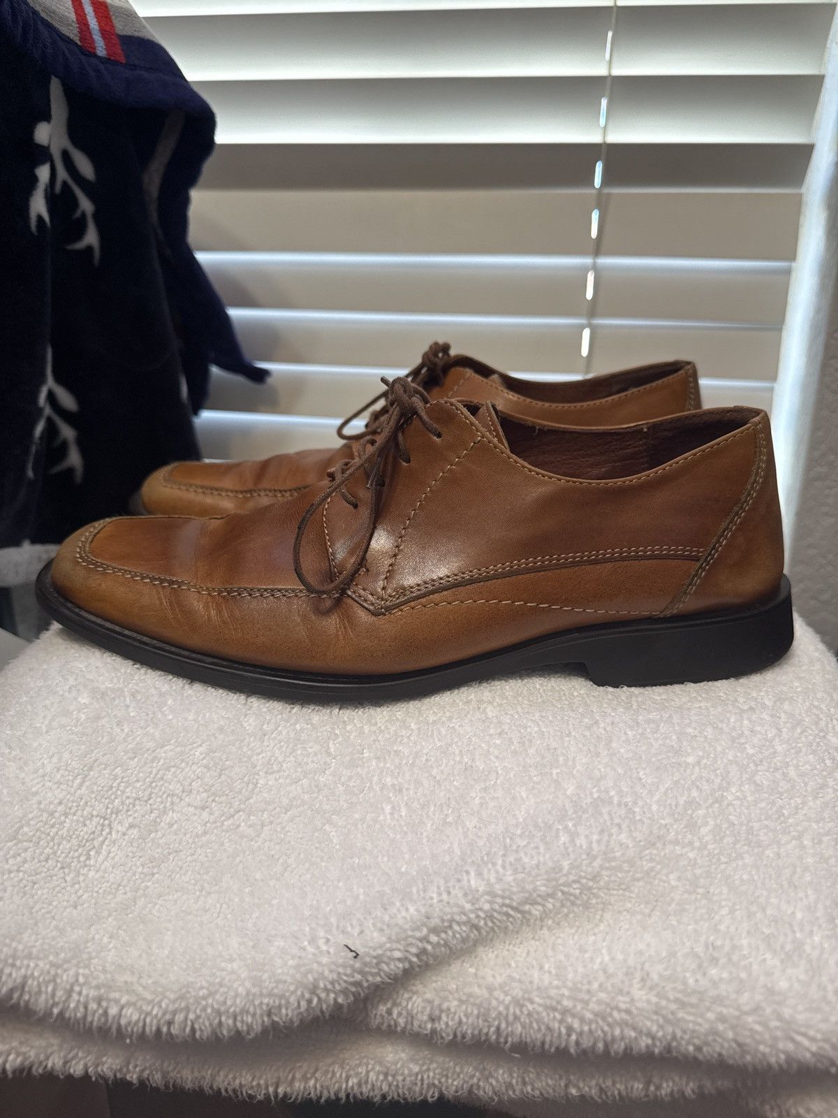 Johnston & Murphy Johnston and Murphy tan size 9.5 lace up dress shoes Size US 9.5 / EU 42-43 - 3 Thumbnail