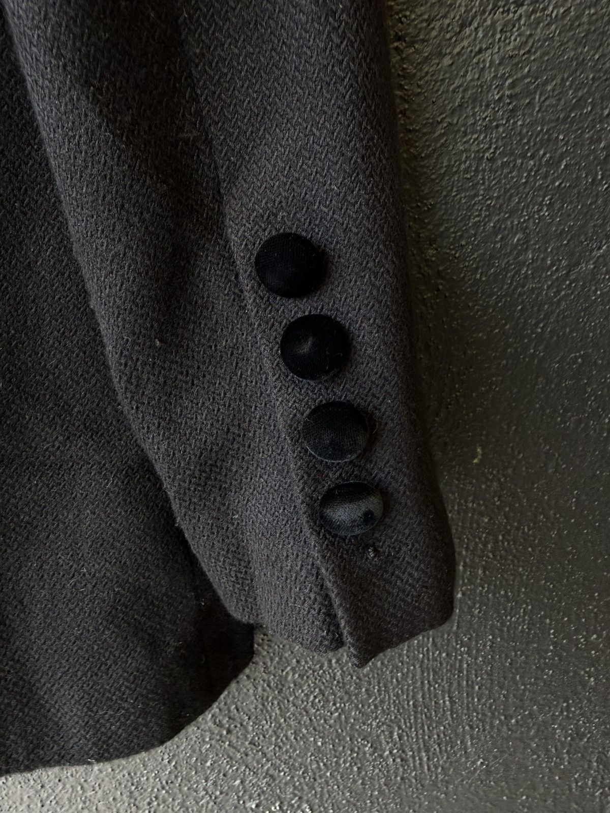 Pierre Balmain VINTAGE Pierre Balmain Formalite Black Velvet Button Blazer Size L / US 10 / IT 46 - 5 Thumbnail