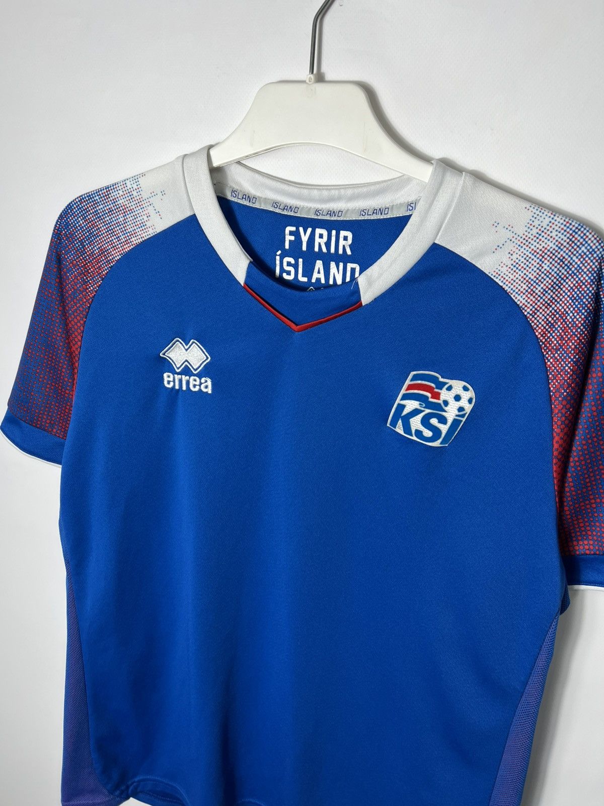 Errea Errea ICELAND NATIONAL TEAM 18 19 FOOTBALL SOCCER JERSEY Size US M / EU 48-50 / 2 - 2 Thumbnail