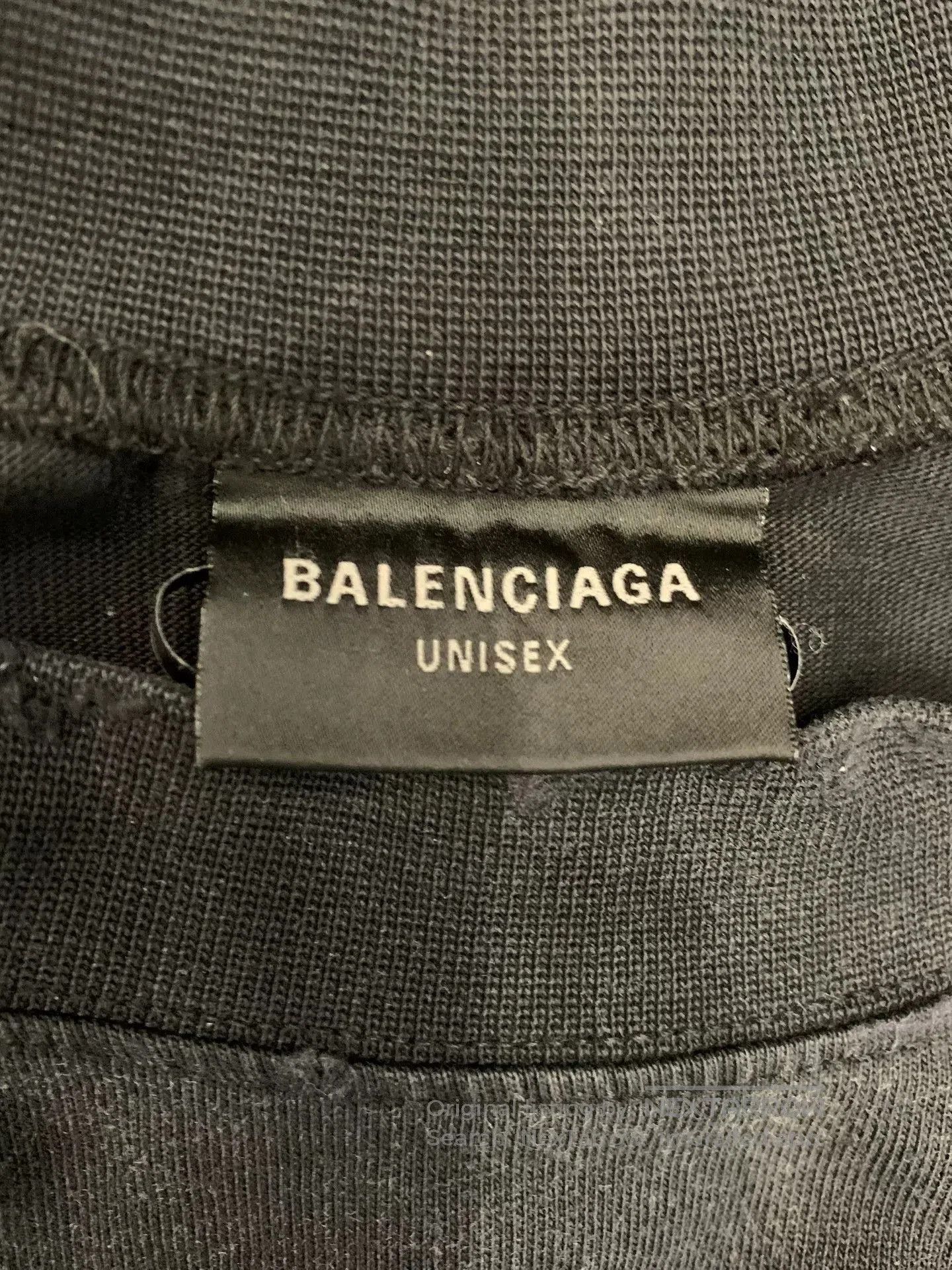 Balenciaga Balenciaga Eiffel Tower Graffiti Bitcoin Tee. Size US L / EU 52-54 / 3 - 6 Thumbnail