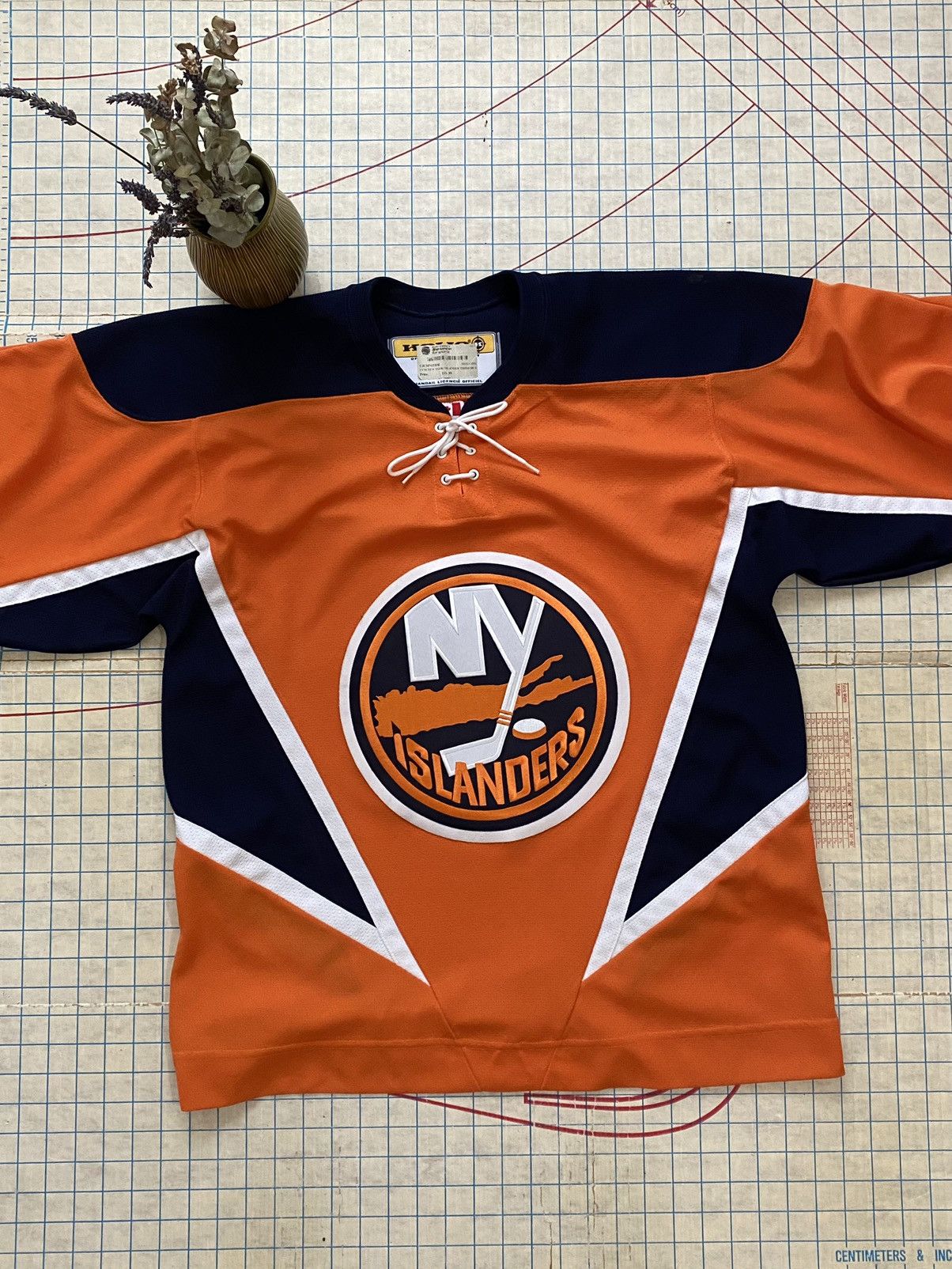 Koho × NHL Koho New York Islanders 2006-07 Orange Size Medium Size US M / EU 48-50 / 2 - 5 Thumbnail