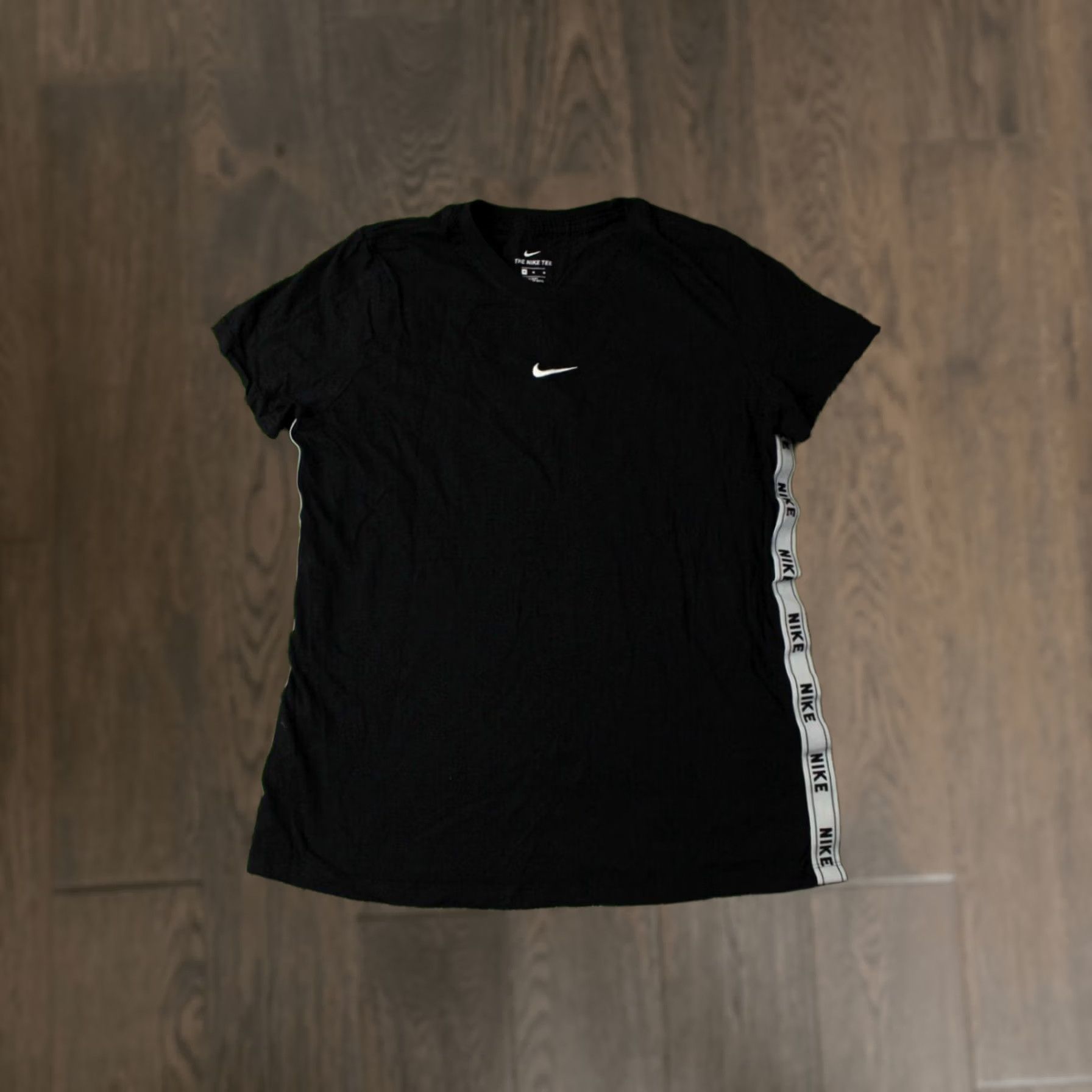 Nike NIKE Shirt Women T-Shirt Jersey Tee 2019 Casual Size M Black and White Logo Short Sleeve Vintage No Size M / US 6-8 / IT 42-44 - 1 Thumbnail