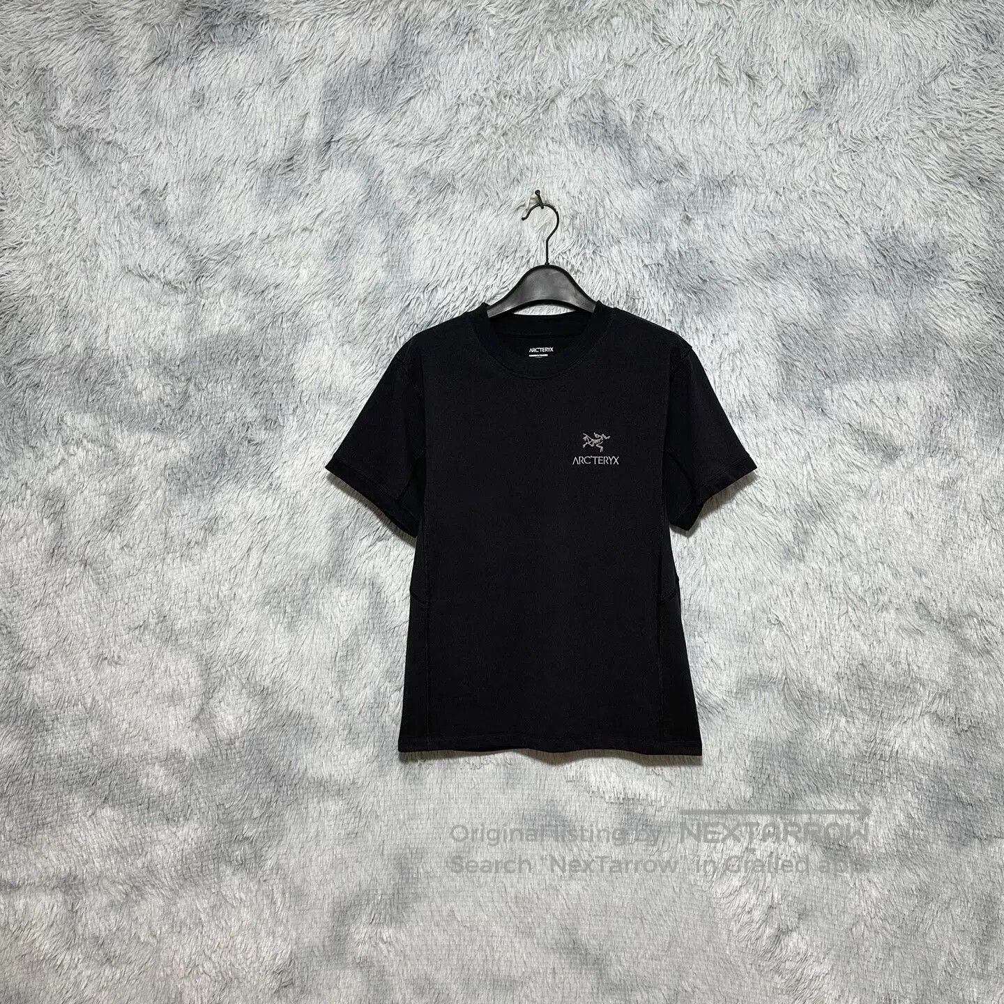 Arc'teryx arcteryx envoy emblem short sleeve t-shirt. Size S / US 4 / IT 40 - 1 Thumbnail