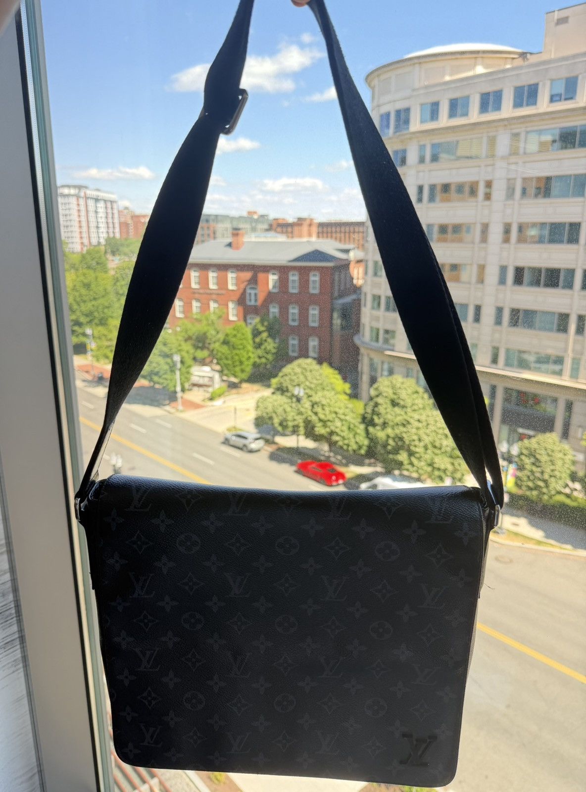 Louis Vuitton Louis Vuitton District MM Messenger Bag – Monogram Eclipse Size ONE SIZE - 7 Thumbnail