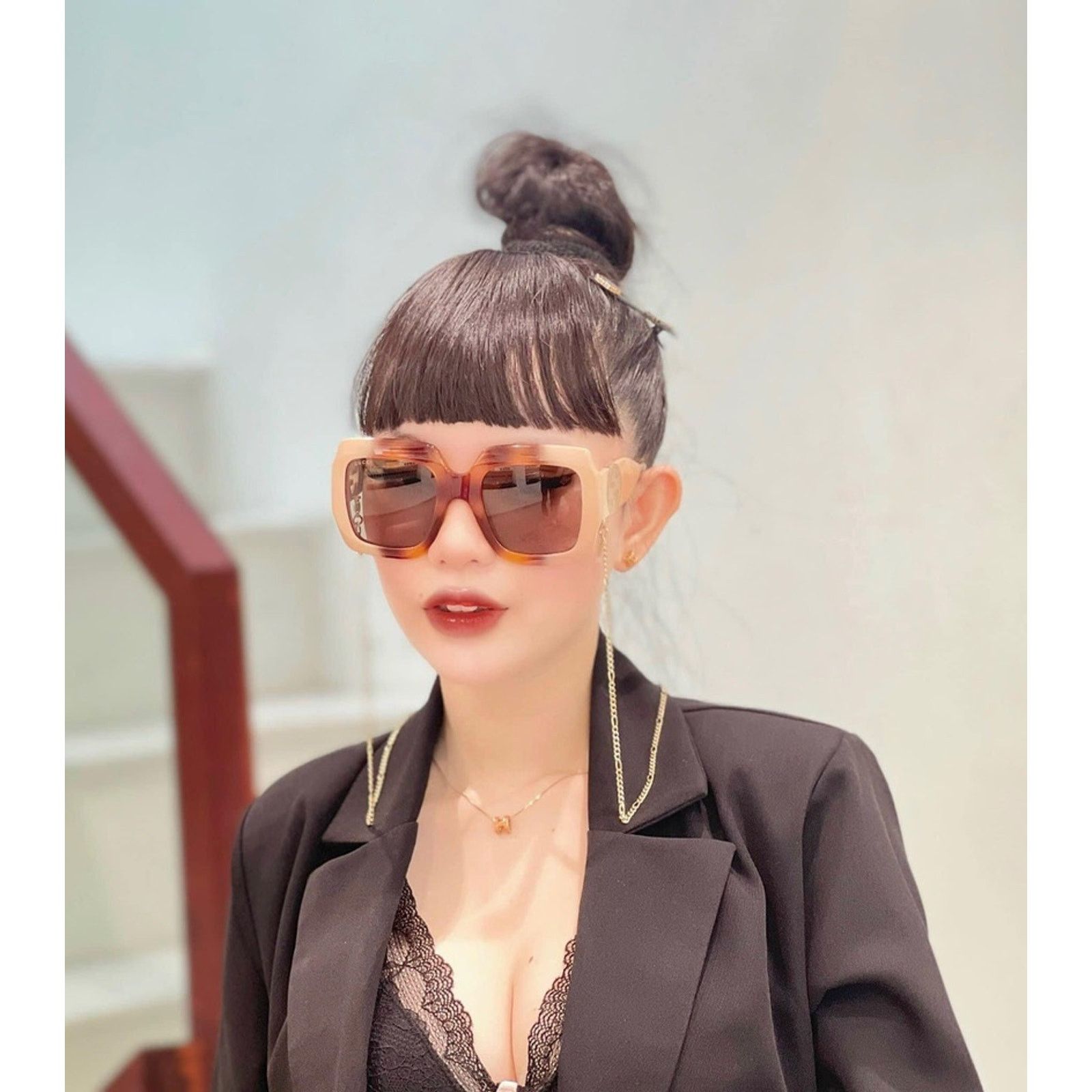 Gucci NEW Gucci GG1022S Brown Chain Oversized Logo Sunglasses Size ONE SIZE - 3 Thumbnail