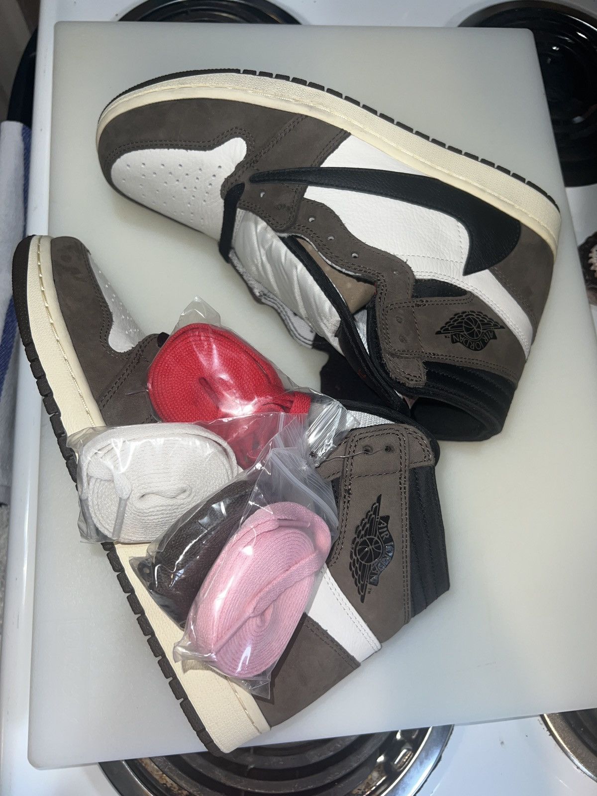 Nike Jordan 1 high travis scott mocha Size US 10.5 / EU 43-44 - 1 Thumbnail