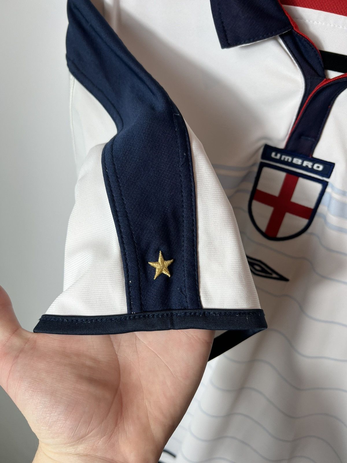 Umbro ENGLAND 2003 2004 REVERSIBLE FOOTBALL SOCCER JERSEY UMBRO Size US L / EU 52-54 / 3 - 5 Thumbnail