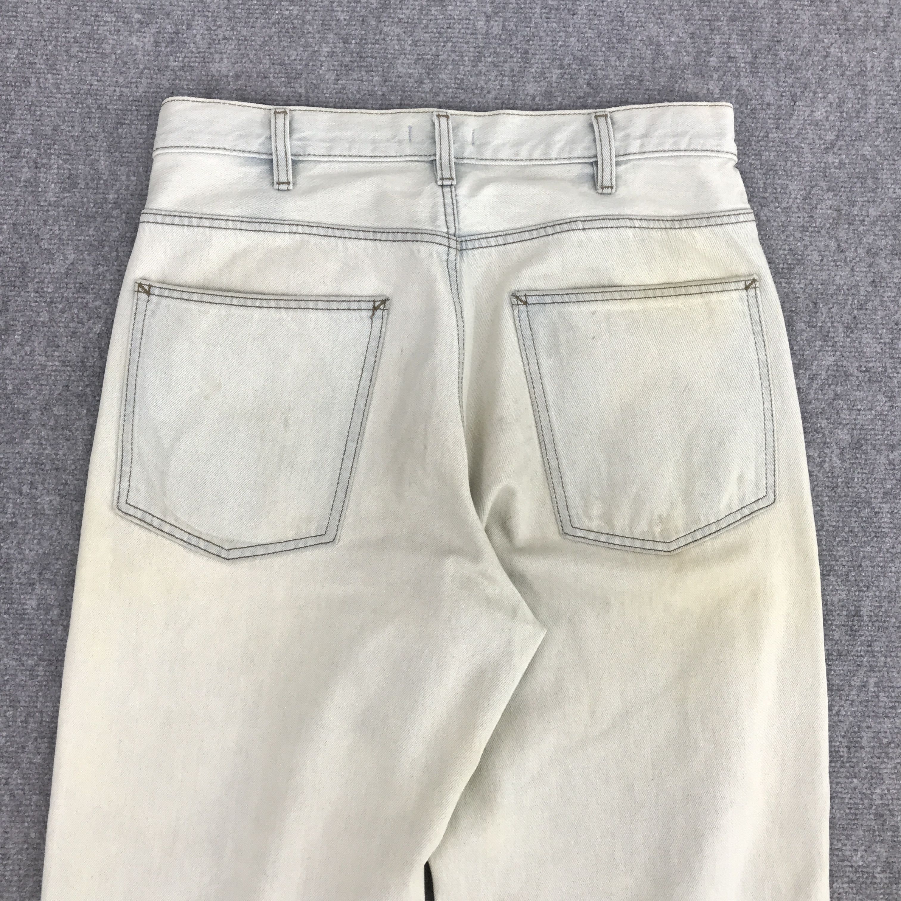 Christophe Lemaire × Uniqlo LEMAIRE X UNIQLO LIGHT WASH DISTRESSED JEANS Size US 30 / EU 46 - 5 Thumbnail