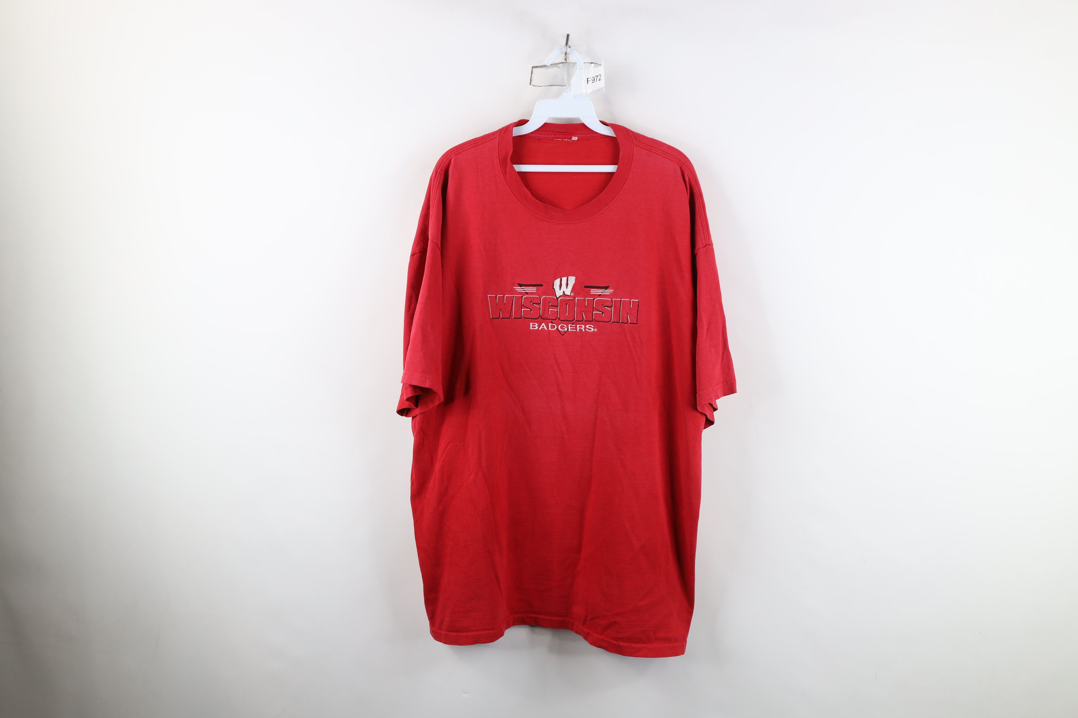 Vintage Vintage 90s Spell Out University of Wisconsin T-Shirt Red Size US XXL / EU 58 / 5 - 1 Thumbnail