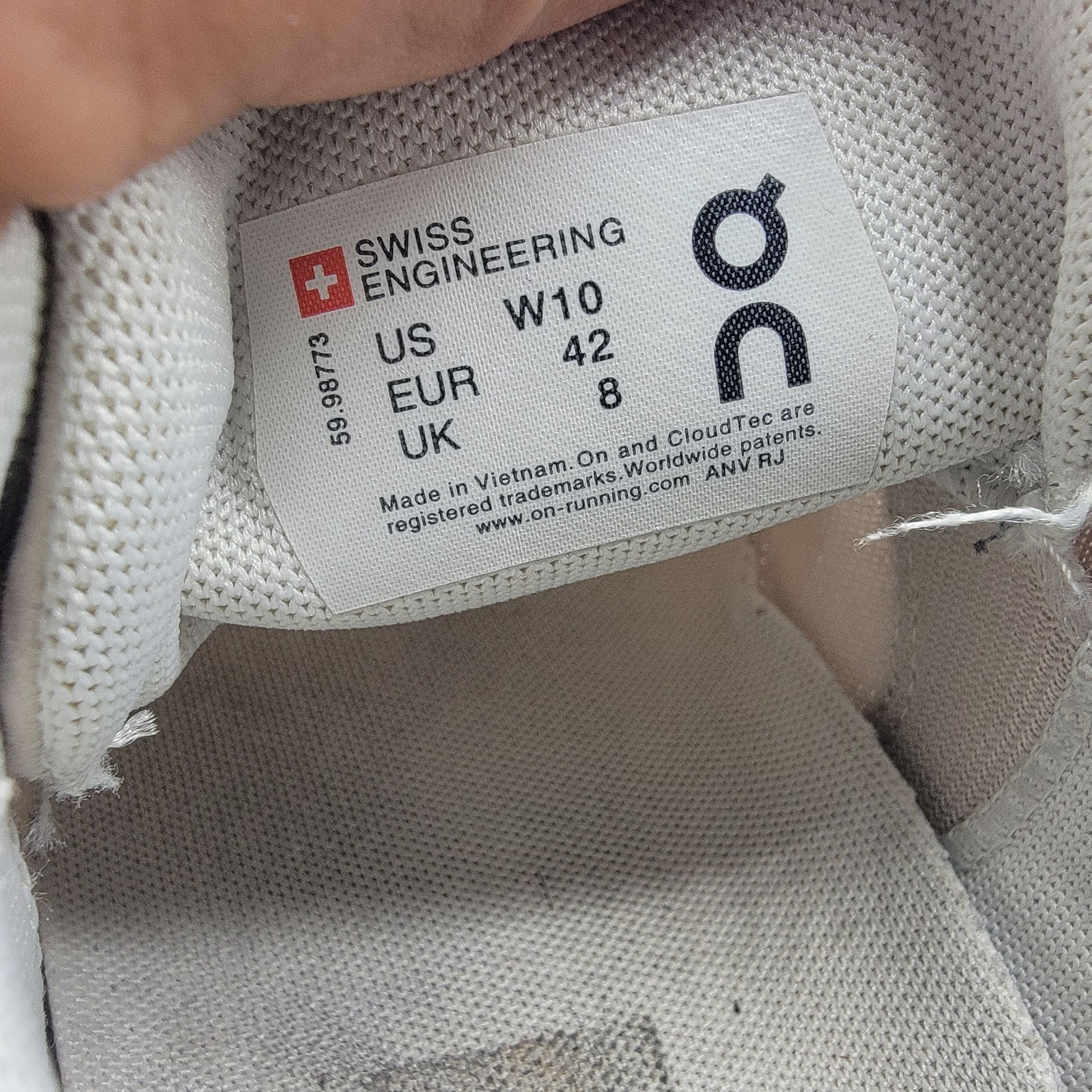 On On Cloud 5 Women 10 Pearl White Athletic Shoes Running Walki Size US 10 / IT 40 - 6 Thumbnail