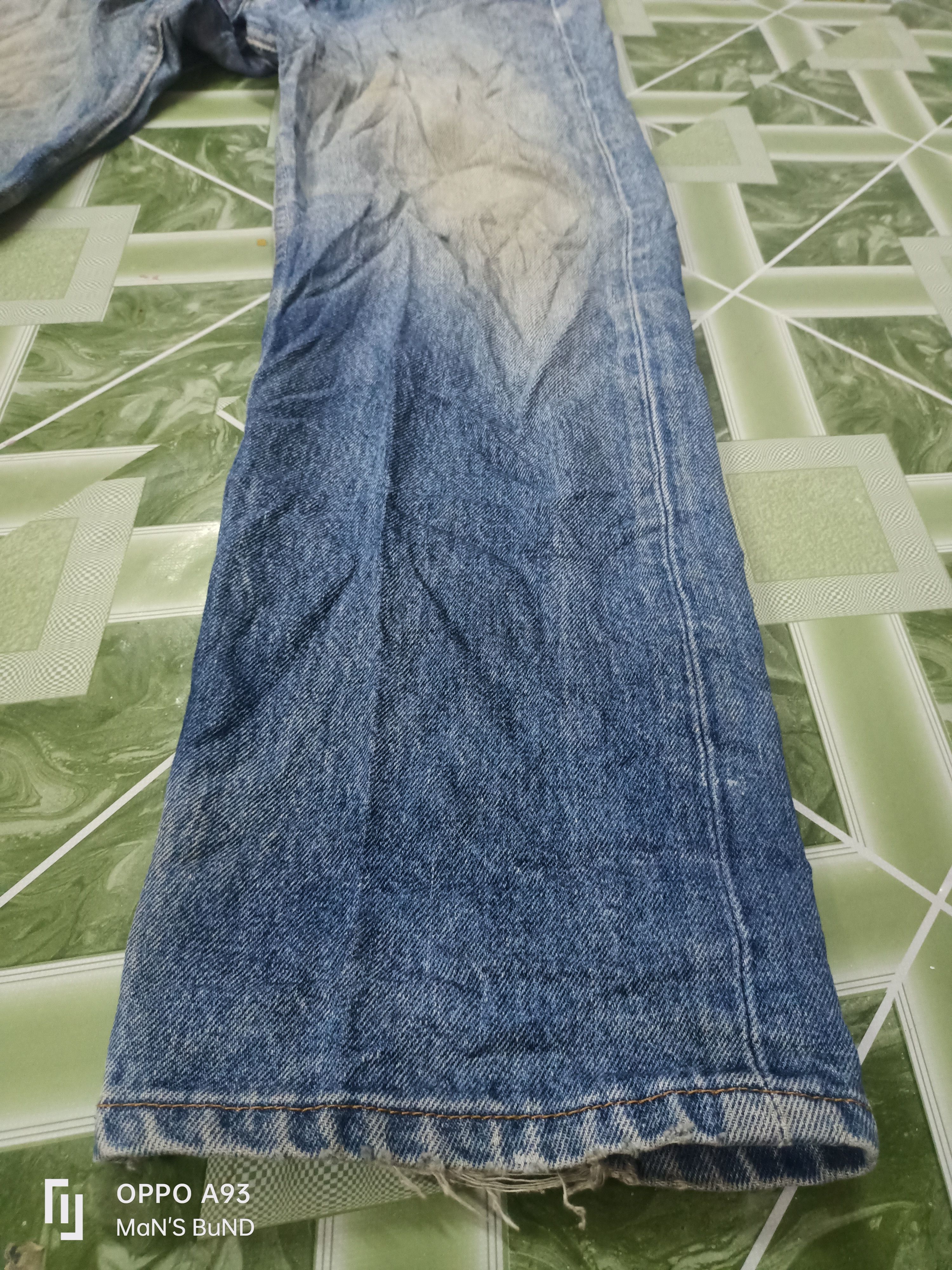 Distressed VINTAGE Levi's 501XX 90s