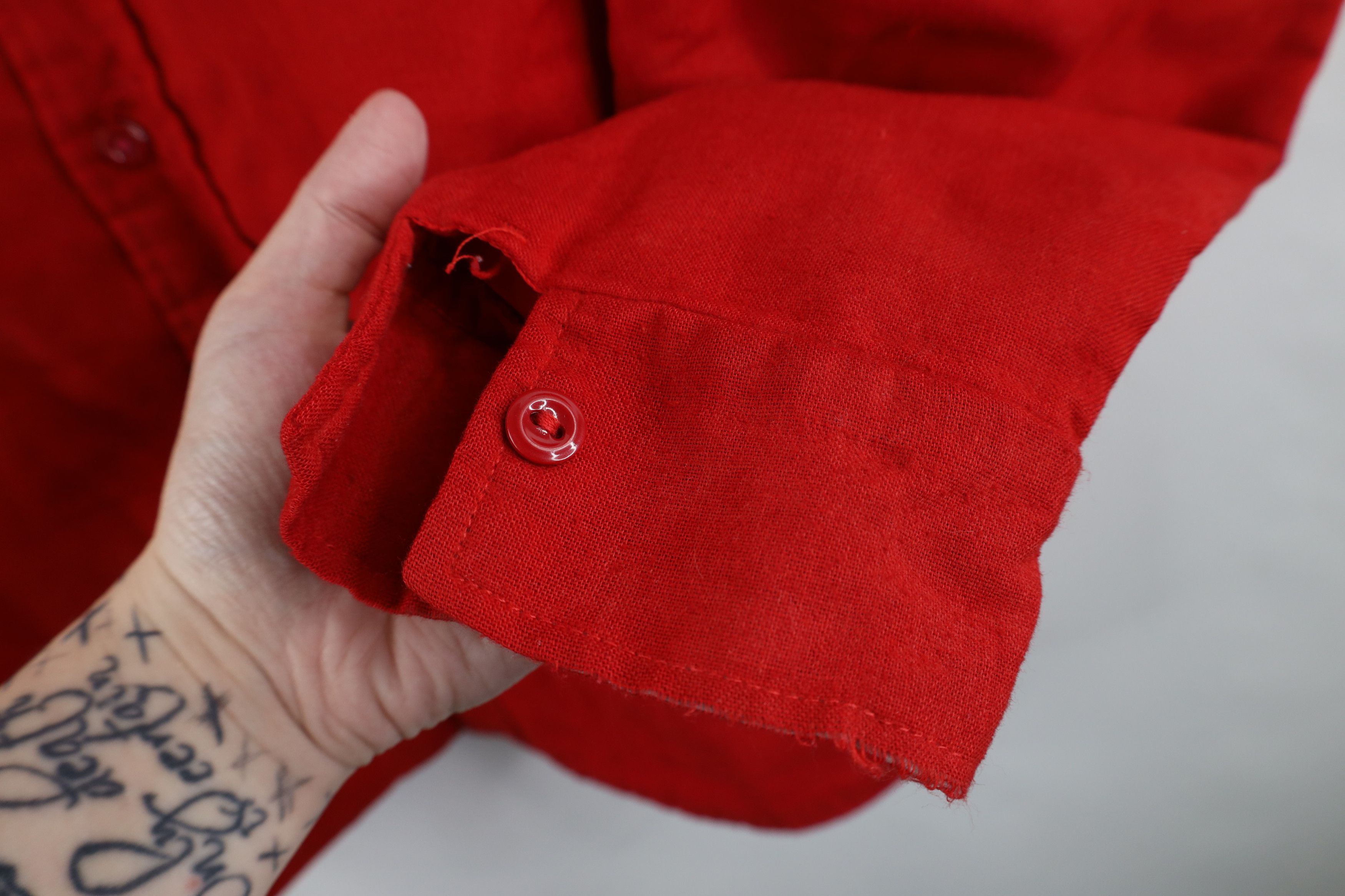Vintage Vintage 70s Streetwear Quilted Button Shirt Jacket Red USA Size US L / EU 52-54 / 3 - 7 Thumbnail