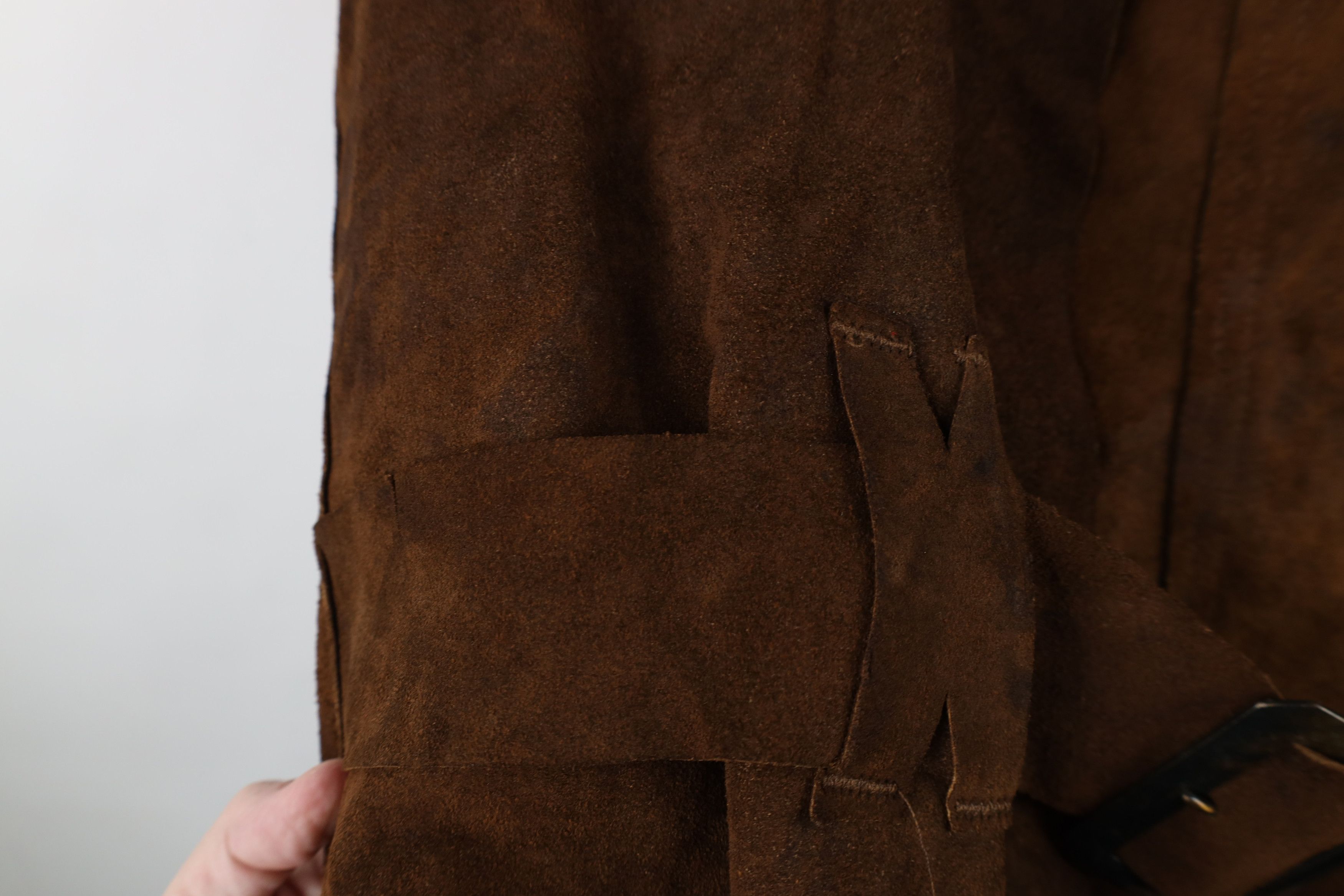 Vintage Vintage 60s 70s Boho Chic Belted Fringed Suede Leather Vest Size L / US 10 / IT 46 - 5 Thumbnail