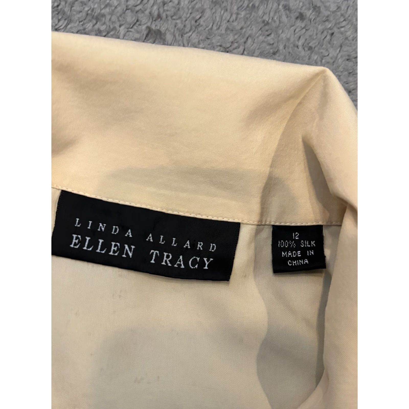 Ellen Tracy VINTAGE Linda Allard Ellen Tracy Button Down Blouse 100% Silk Womens 12 Yellow Short Slv Size XL / US 12-14 / IT 48-50 - 3 Thumbnail