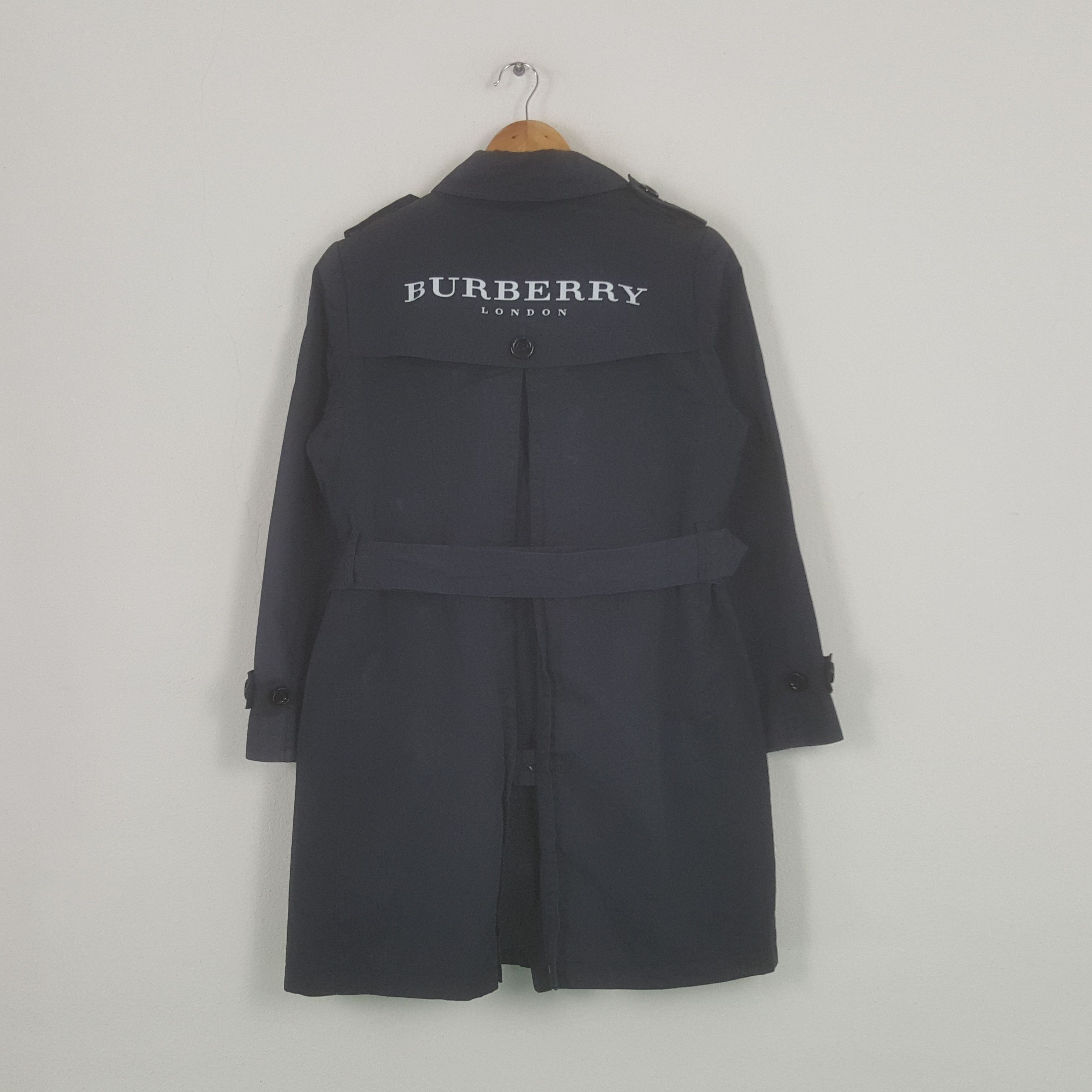 Burberry × Vintage Vintage Burberry Brit Italian Brand Coat Jacket Size US S / EU 44-46 / 1 - 1 Thumbnail
