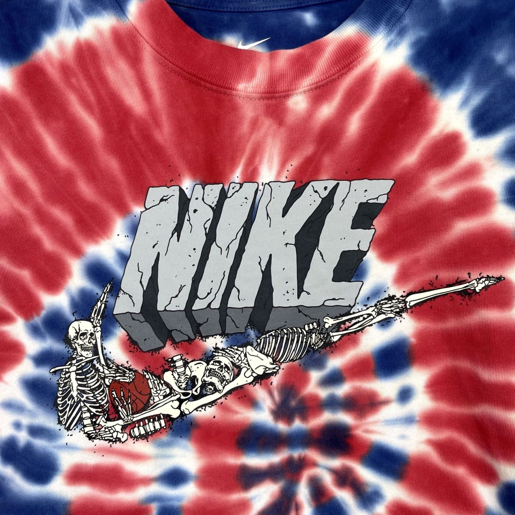 Nike Nike Shirt Mens Medium Red Tie Dye Skeleton Swoosh Exploration Series Dream Team Size US M / EU 48-50 / 2 - 3 Thumbnail