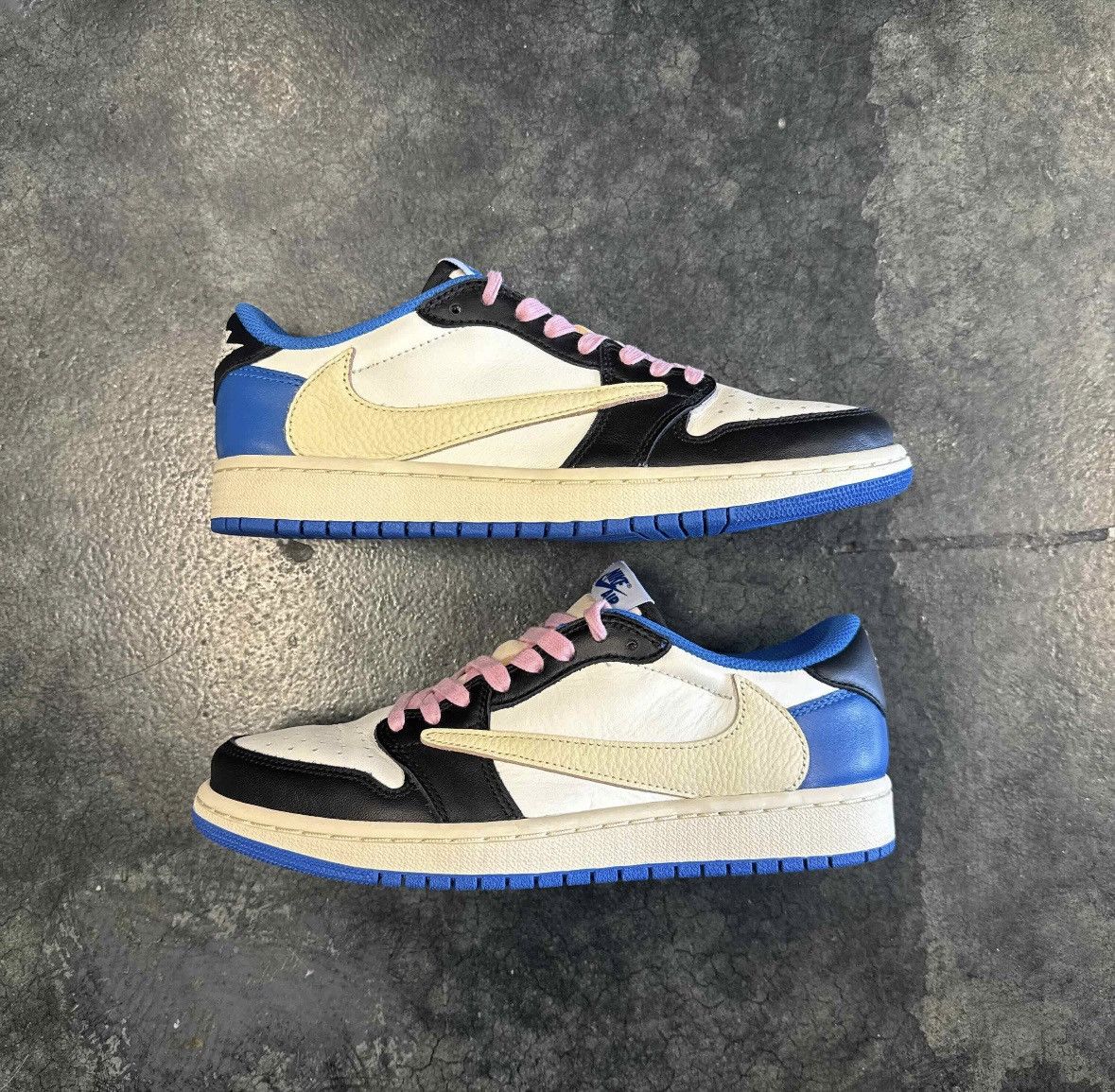 Fragment Design × Nike × Travis Scott Jordan 1 Low Travis Scott Fragment Size US 6.5 / EU 39-40 - 1 Thumbnail