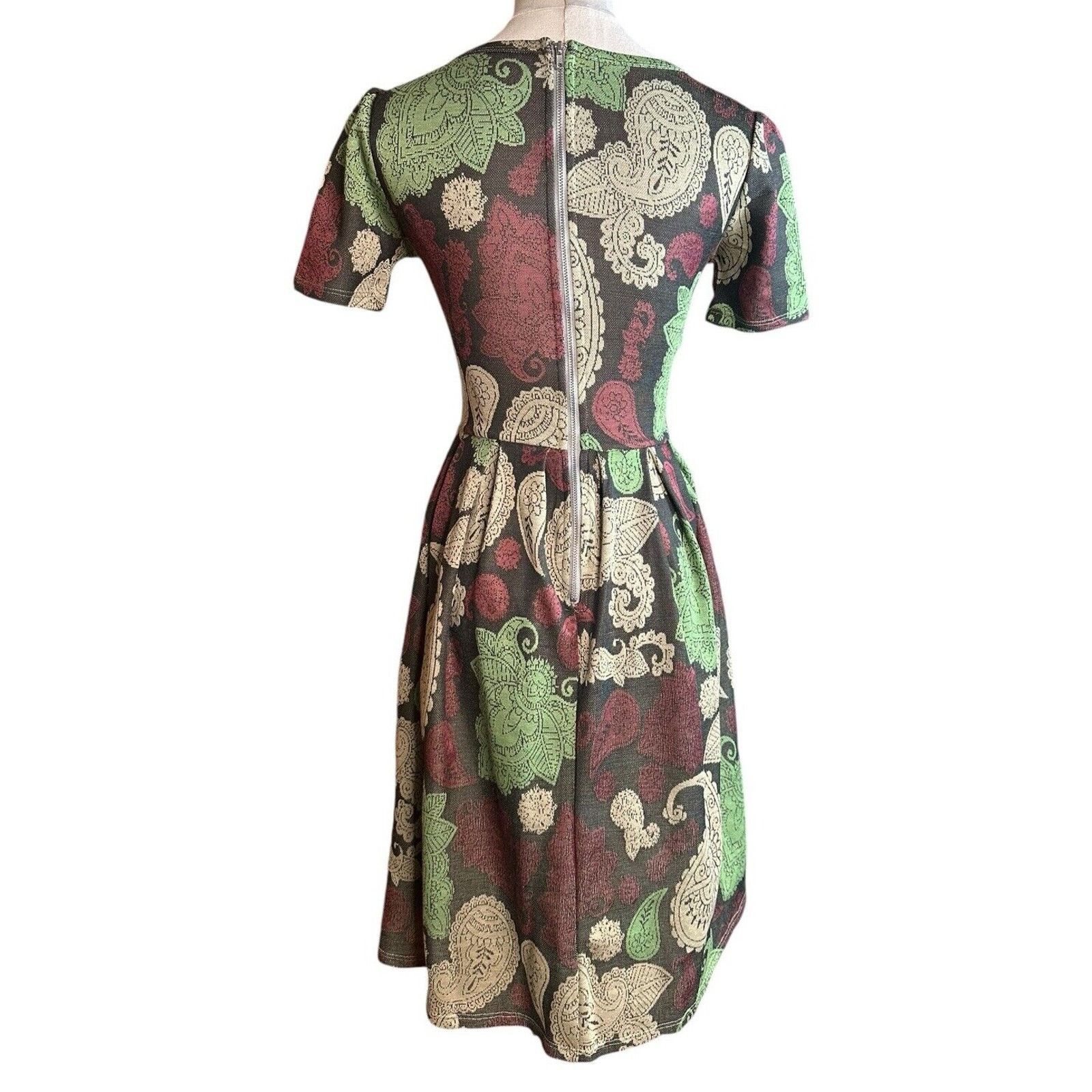 Other LULAROE Paisley Pleated Red A-Line Amelia Dress Pockets XS Size XS / US 0-2 / IT 36-38 - 5 Thumbnail