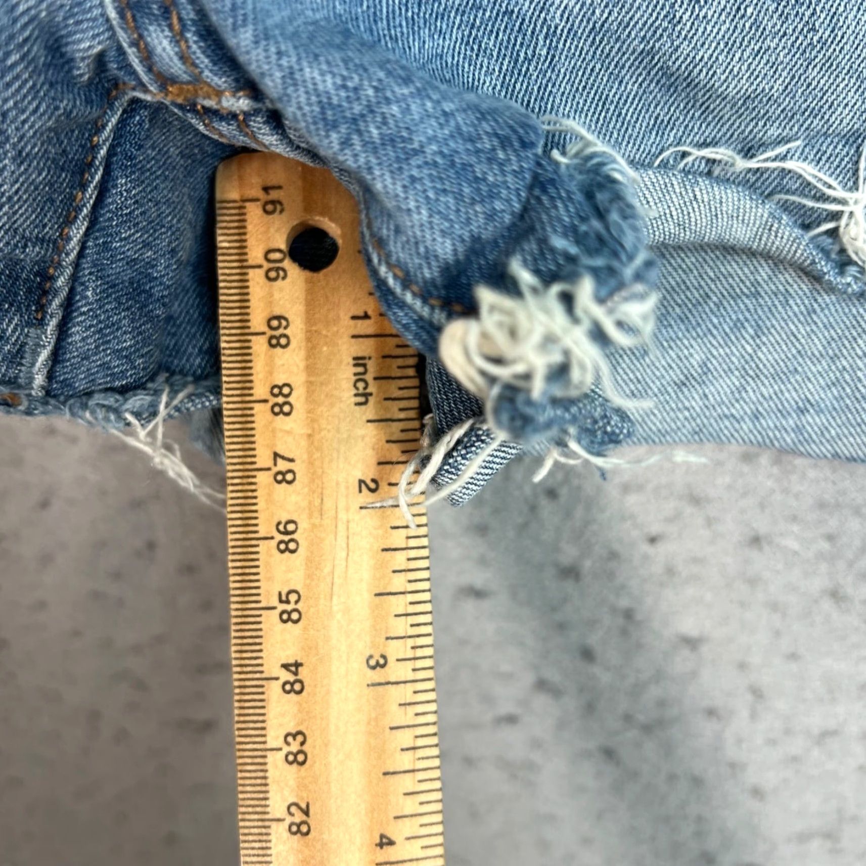 Uniqlo Uniqlo Womens Distressed Denim Shorts 27 Blue Cotton Spandex Cut-Off Flat Front Denim Vintage Girls Womens Size 27" / US 4 / IT 40 - 7 Thumbnail