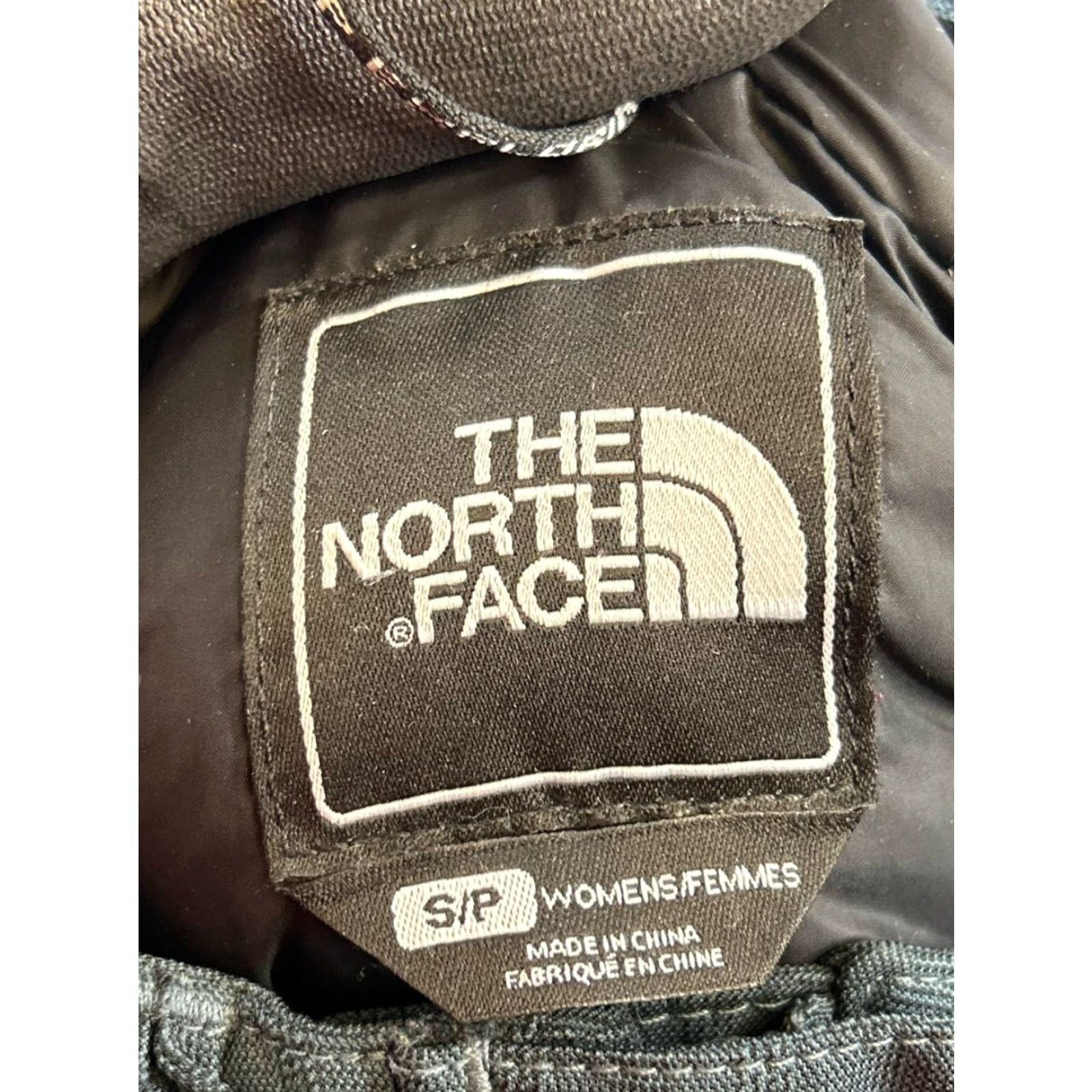 The North Face Vtg The North Face Hyvent Jacket Womens Small Blue Down Insulated Belted Puffer Jacket Regular Womens Size S Blue Outdoor Coat Size S / US 4 / IT 40 - 4 Thumbnail